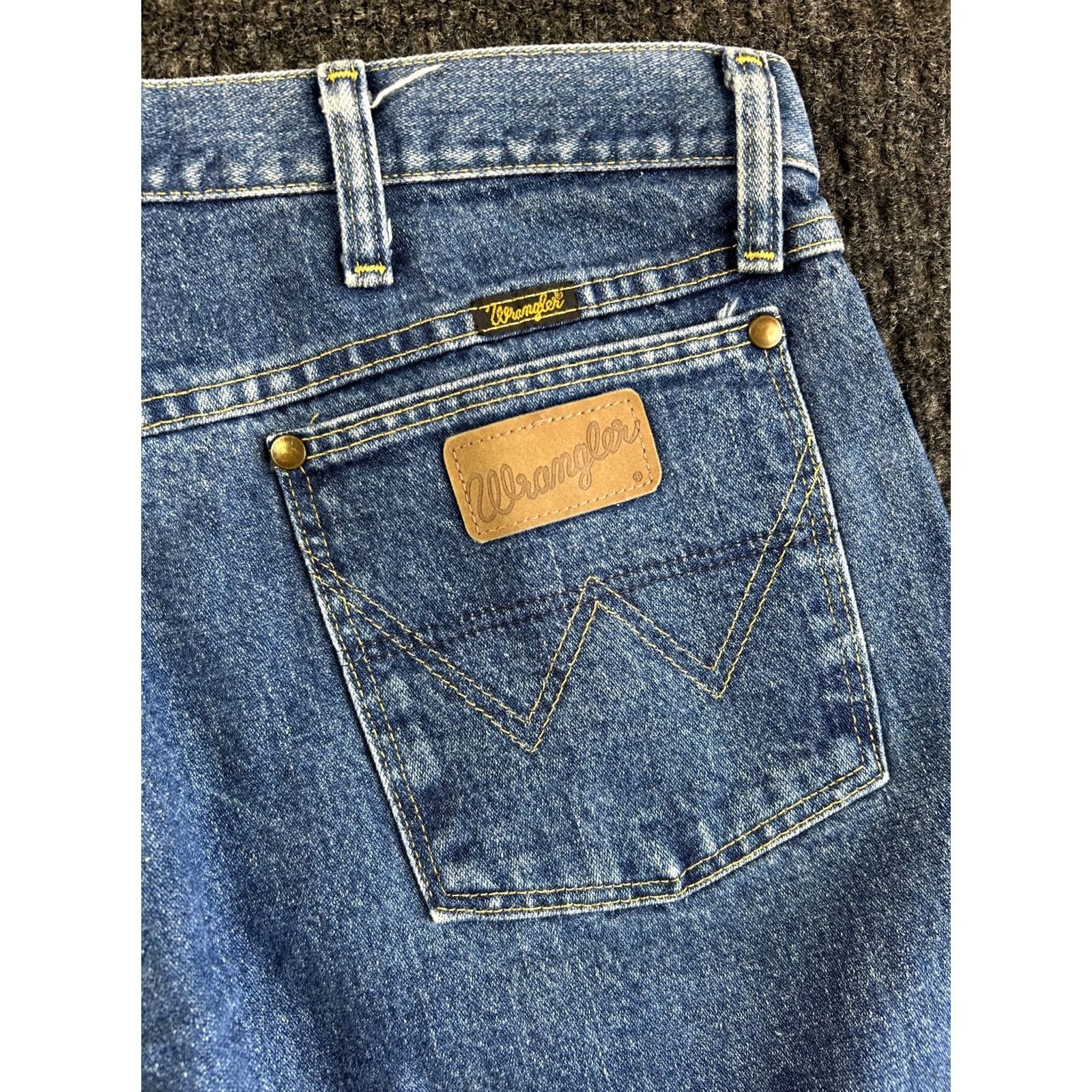 Wrangler VINTAGE Wrangler Jeans Mens George Strait Cowboy Cut Collection 40 x 36 Blue Denim 5-Pocket Wrangler Cowboy Cut Mens Jeans Size US 40 / EU 56 - 5 Thumbnail