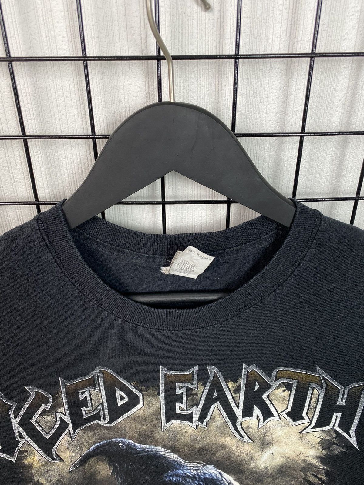 Band Tees Iced Earth Band Tour Tee Vintage Vibe Tshirt men oversized L Size US XXL / EU 58 / 5 - 11 Thumbnail