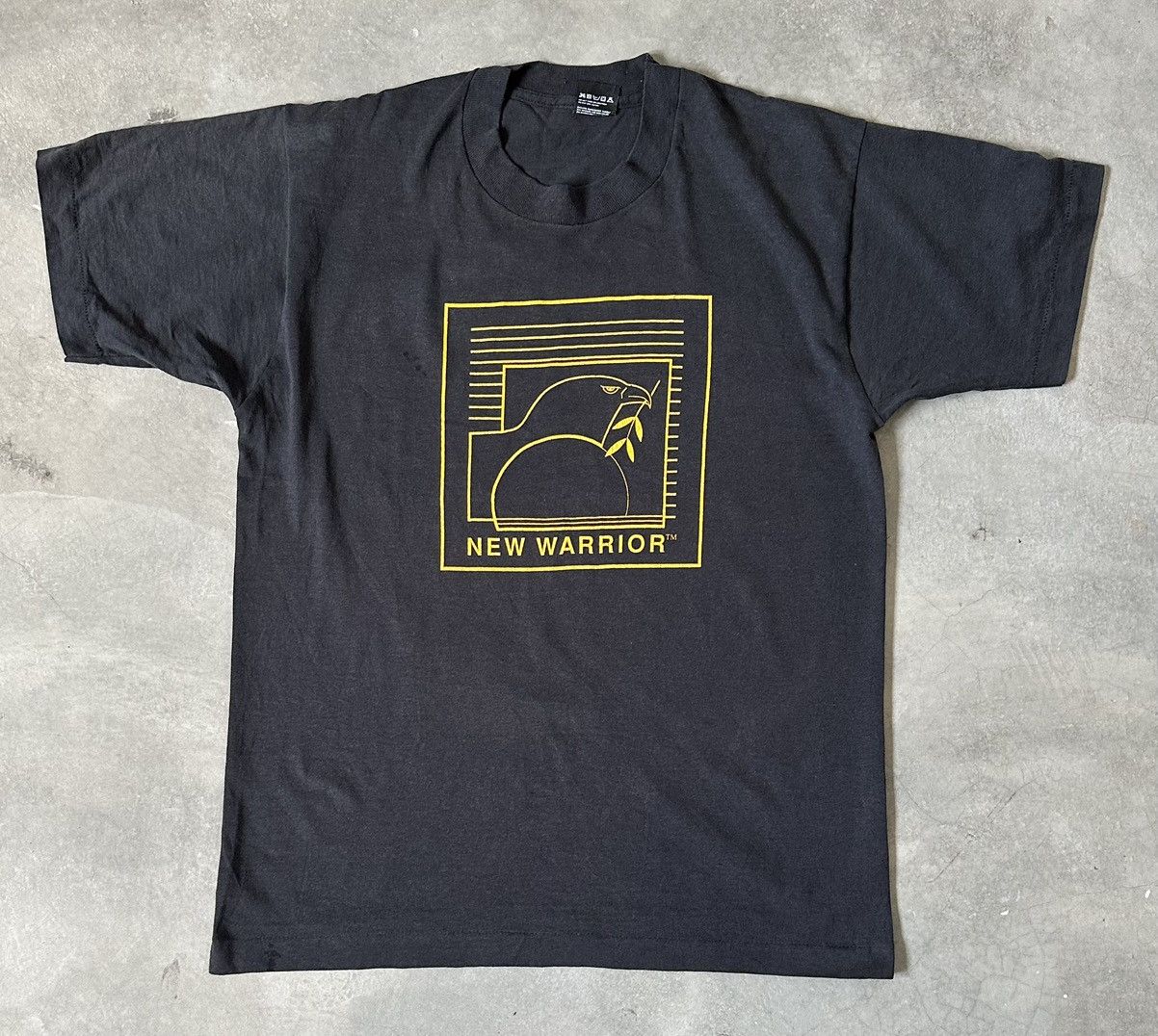Apple VINTAGE NEW WARRIOR TM NETWORK TEE Size US M / EU 48-50 / 2 - 1 Thumbnail