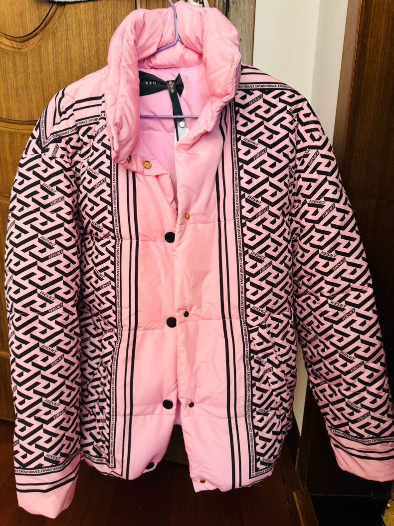 Versace Versace White goose down jacket Size L / US 10 / IT 46 - 1 Thumbnail