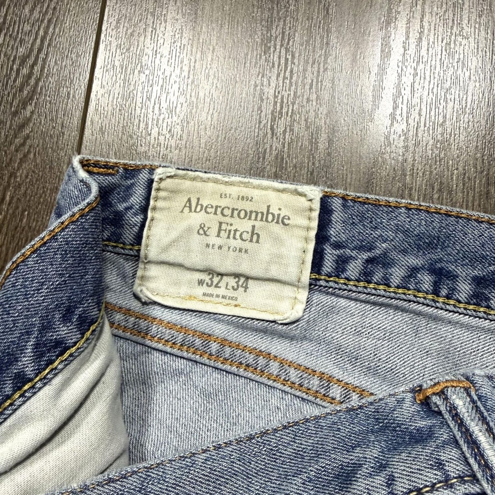 Abercrombie & Fitch Abercrombie & Fitch Jeans Straight 32x34 Y2K Blue Light Wash Distressed Fits Size US 32 / EU 48 - 5 Thumbnail