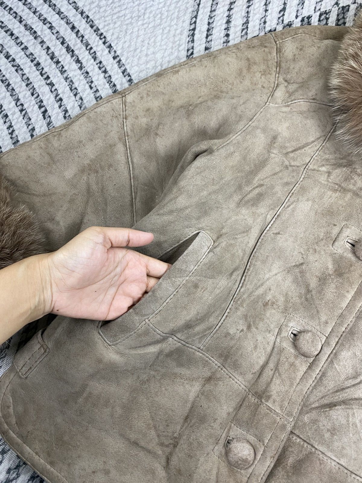 Pierre Balmain Vintage Pierre Balmain Fur Lined Suede Distressed Jacket Size M / US 6-8 / IT 42-44 - 8 Thumbnail