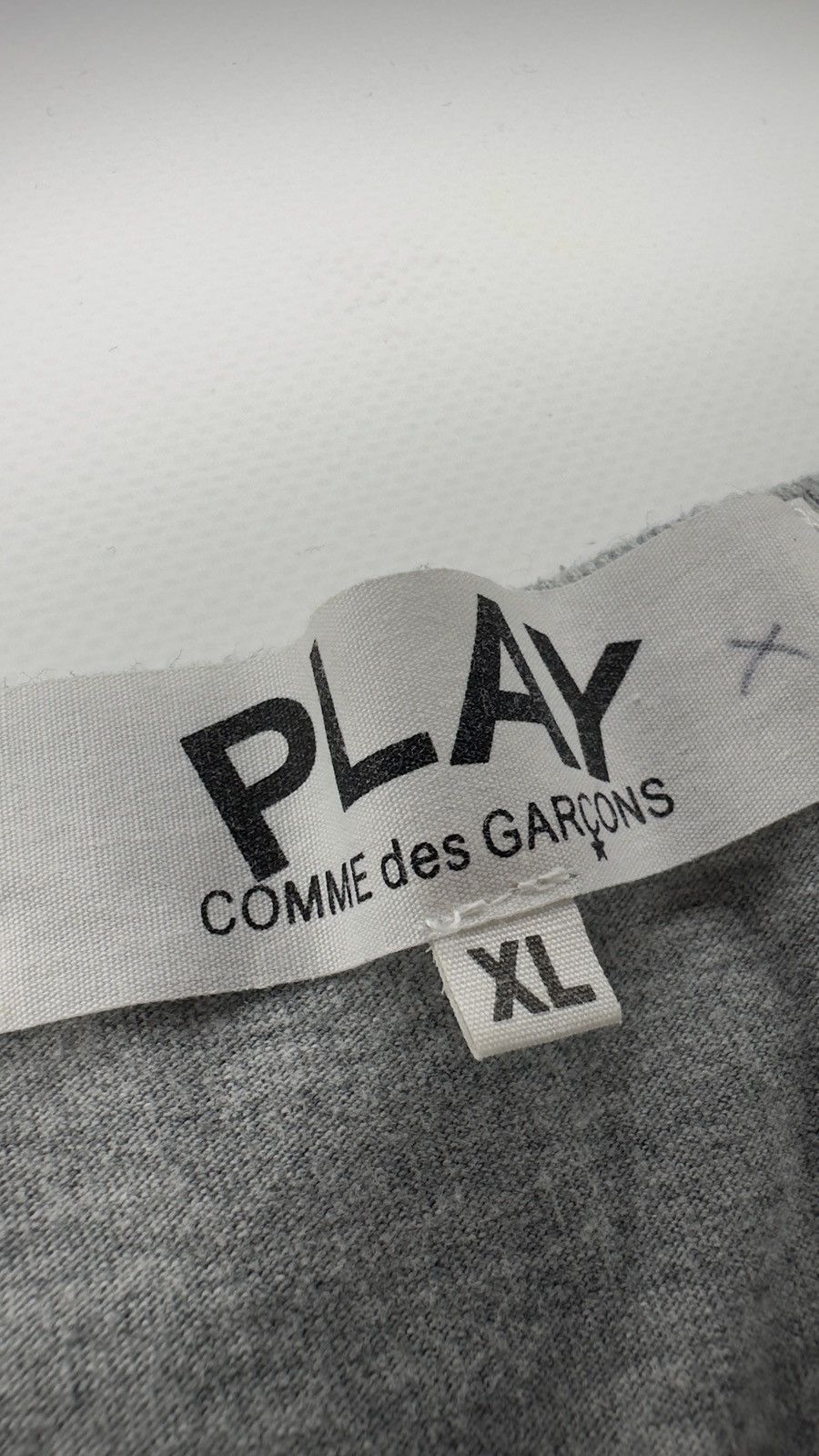 Comme des Garcons COMME des GARÇONS PLAY T-Shirt Black Heart Logo – Grey XL Size US XL / EU 56 / 4 - 4 Thumbnail