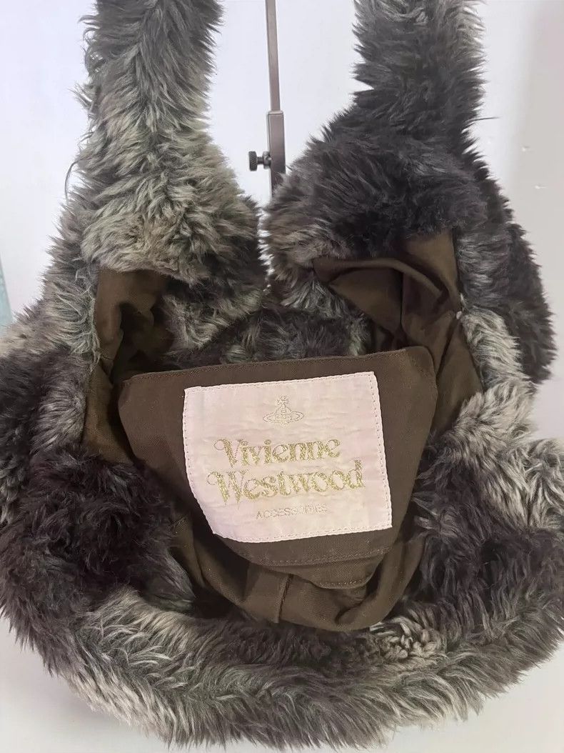 Vivienne Westwood Vivienne Westwood Brown grey Saturn logo button round fur Size ONE SIZE - 3 Thumbnail