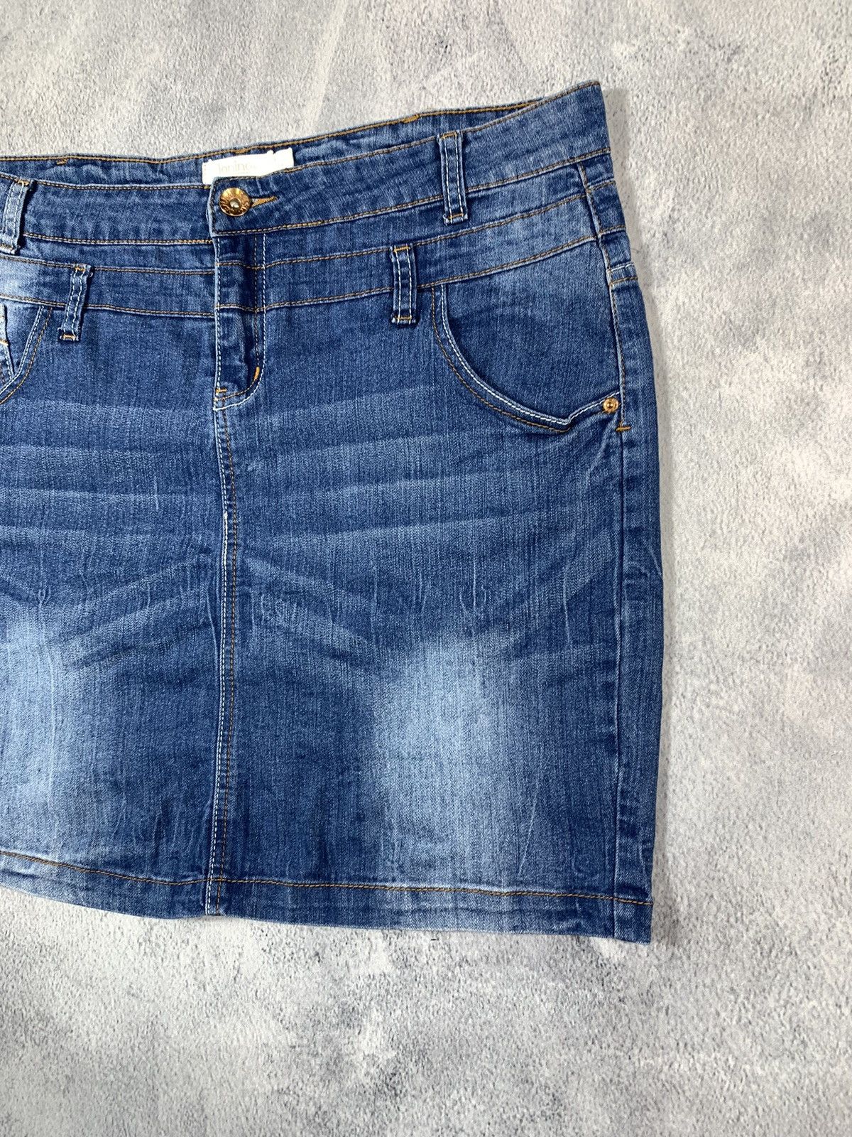 Japanese Brand × Vintage Vintage Y2K Japanese faded denim midi skirt streetwear style Size 36" / US 14 / IT 50 - 3 Thumbnail