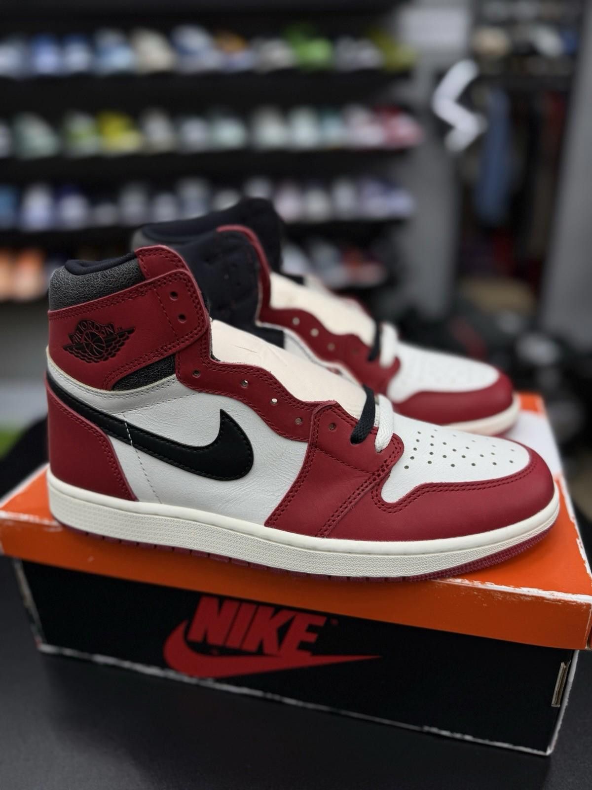 Jordan Brand Size 10.5 - Jordan 1 Retro High OG Chicago Lost & Found NEW Size US 10.5 / EU 43-44 - 1 Thumbnail
