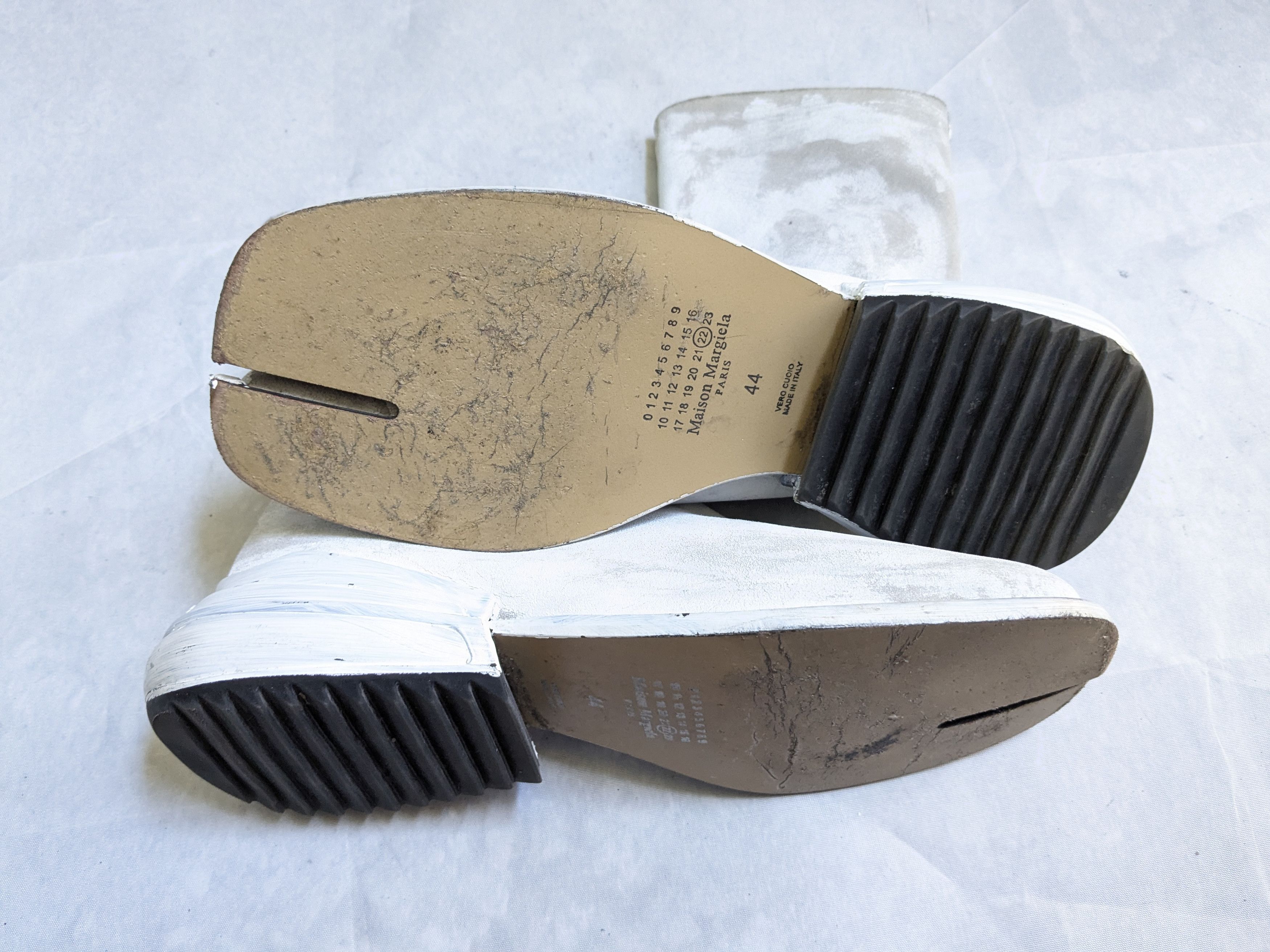 Maison Margiela Maison Margiela Tabi Boots White 11 44 Paint Leather Size US 11 / EU 44 - 13 Thumbnail