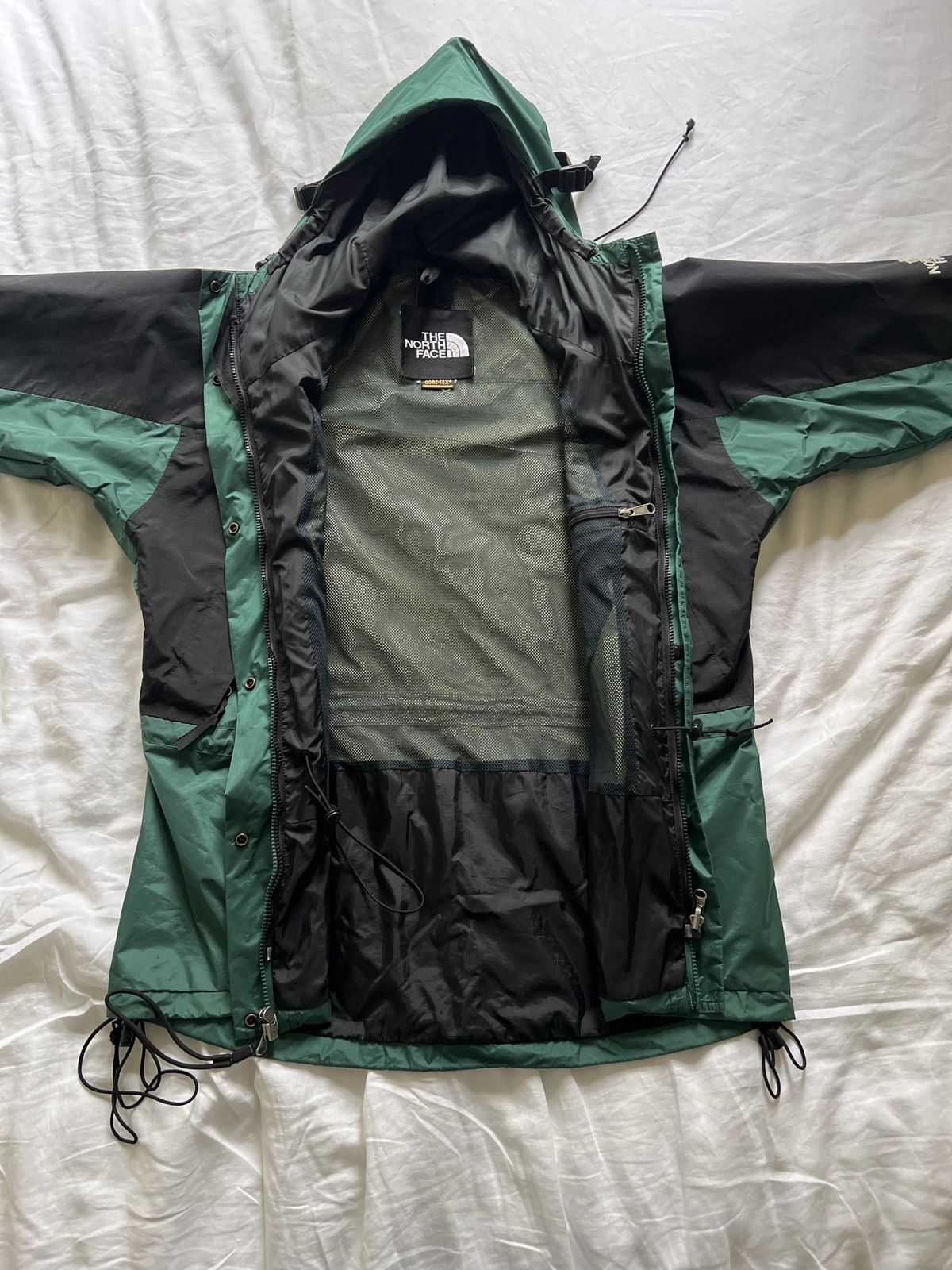 The North Face Vintage 1990’s North Face Mountain Light Gore-Tex Jacket Size US L / EU 52-54 / 3 - 6 Thumbnail