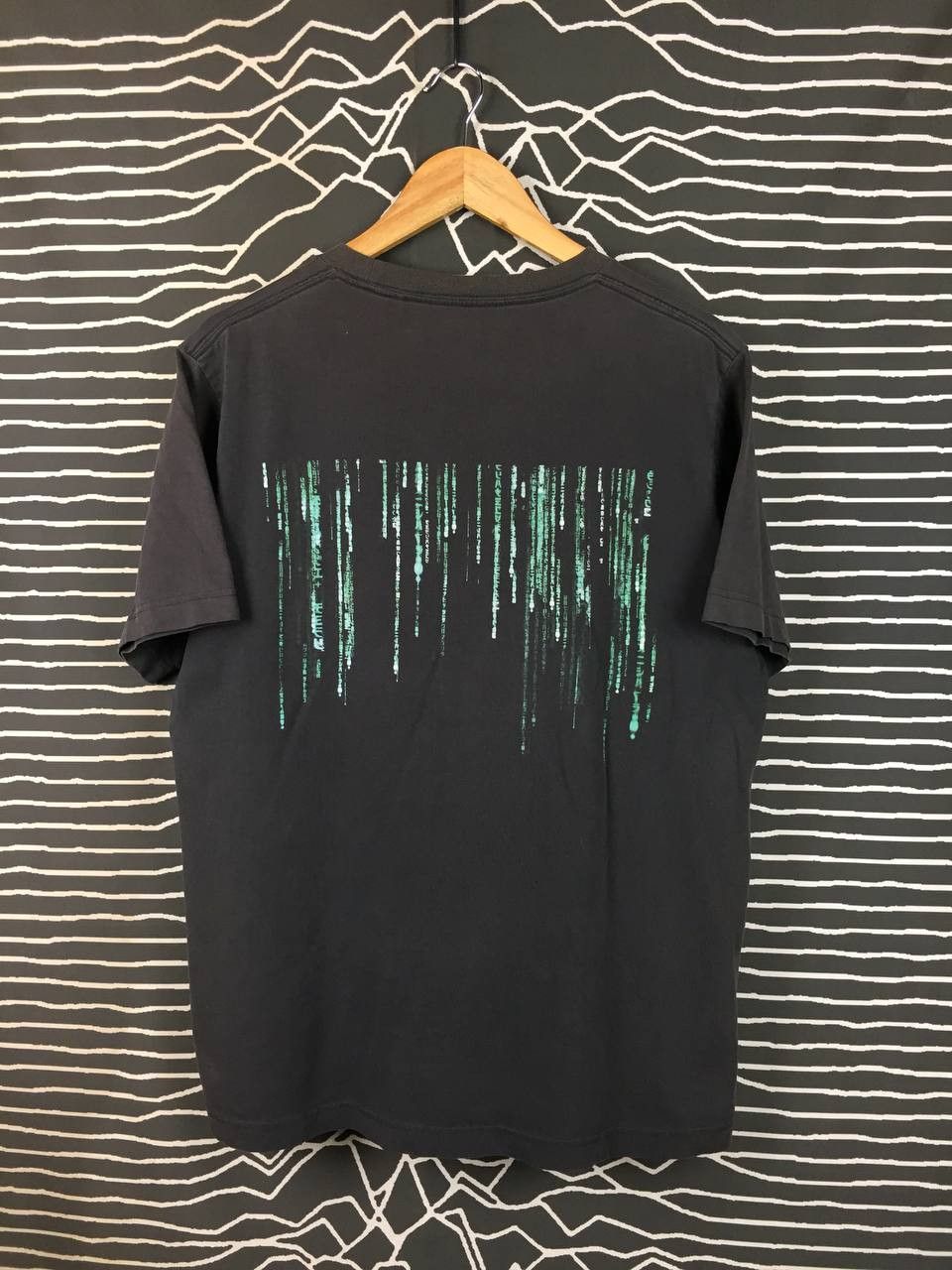 Uniqlo Uniqlo UT Sci-Fi Movie Collection The Matrix Tee Size L Size US L / EU 52-54 / 3 - 7 Thumbnail