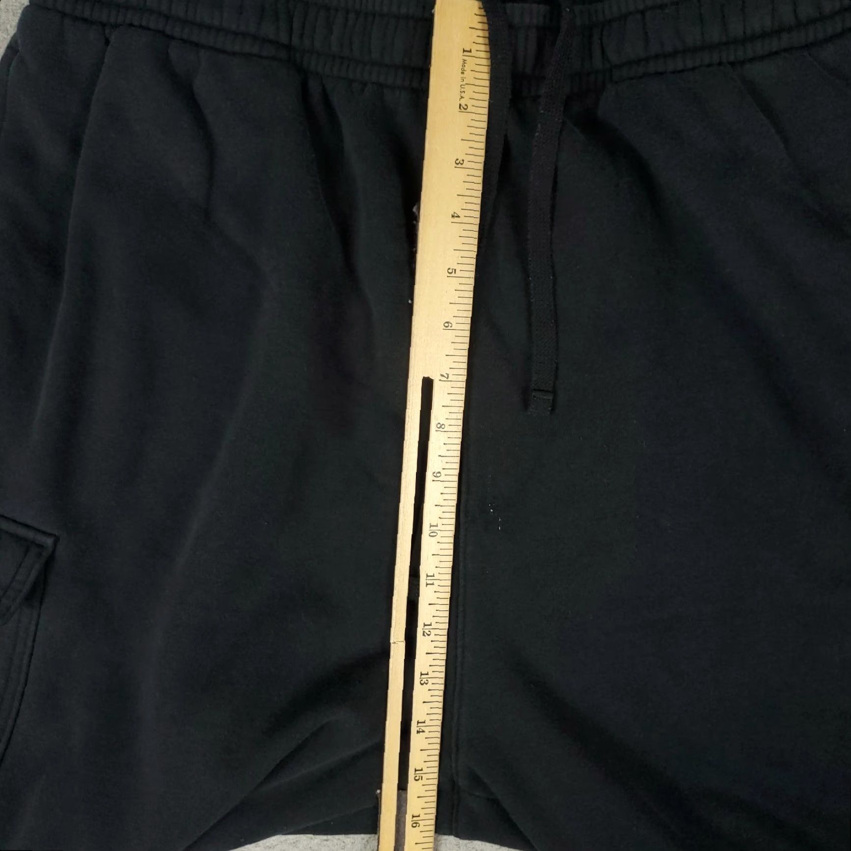 Nike Nike Pants Mens 2XL Black Cargo Fleece Jogger Sweatpants Regular Tapered with Pockets Sports Style Nike Swoosh Dri Fit Men Continued Size US 39 - 6 Thumbnail