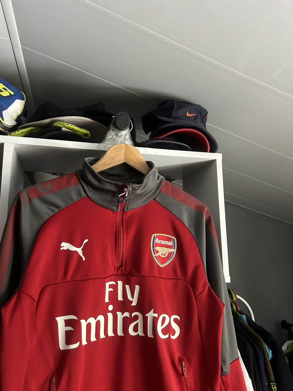 Puma Arsenal 2017/18 Puma training football sweatshirt Size US S / EU 44-46 / 1 - 2 Thumbnail