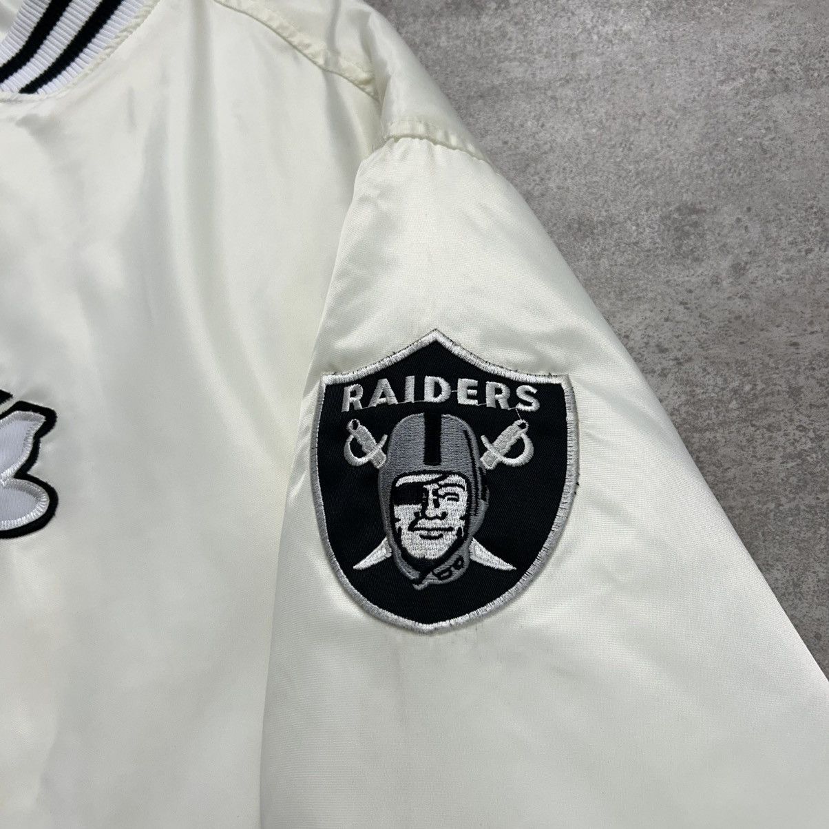 Majestic × NFL × Vintage RARE VTG 00s NFL OAKLAND RAIDERS SATIN BOMBER JACKET Size US XL / EU 56 / 4 - 3 Thumbnail