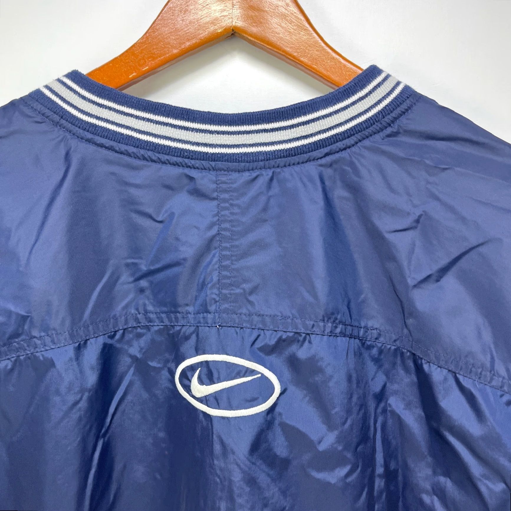 Nike VINTAGE Nike Windbreaker Jacket XL Swoosh Pullover Nylon Softshell Blue 90s Logo Mens Size US XL / EU 56 / 4 - 6 Thumbnail