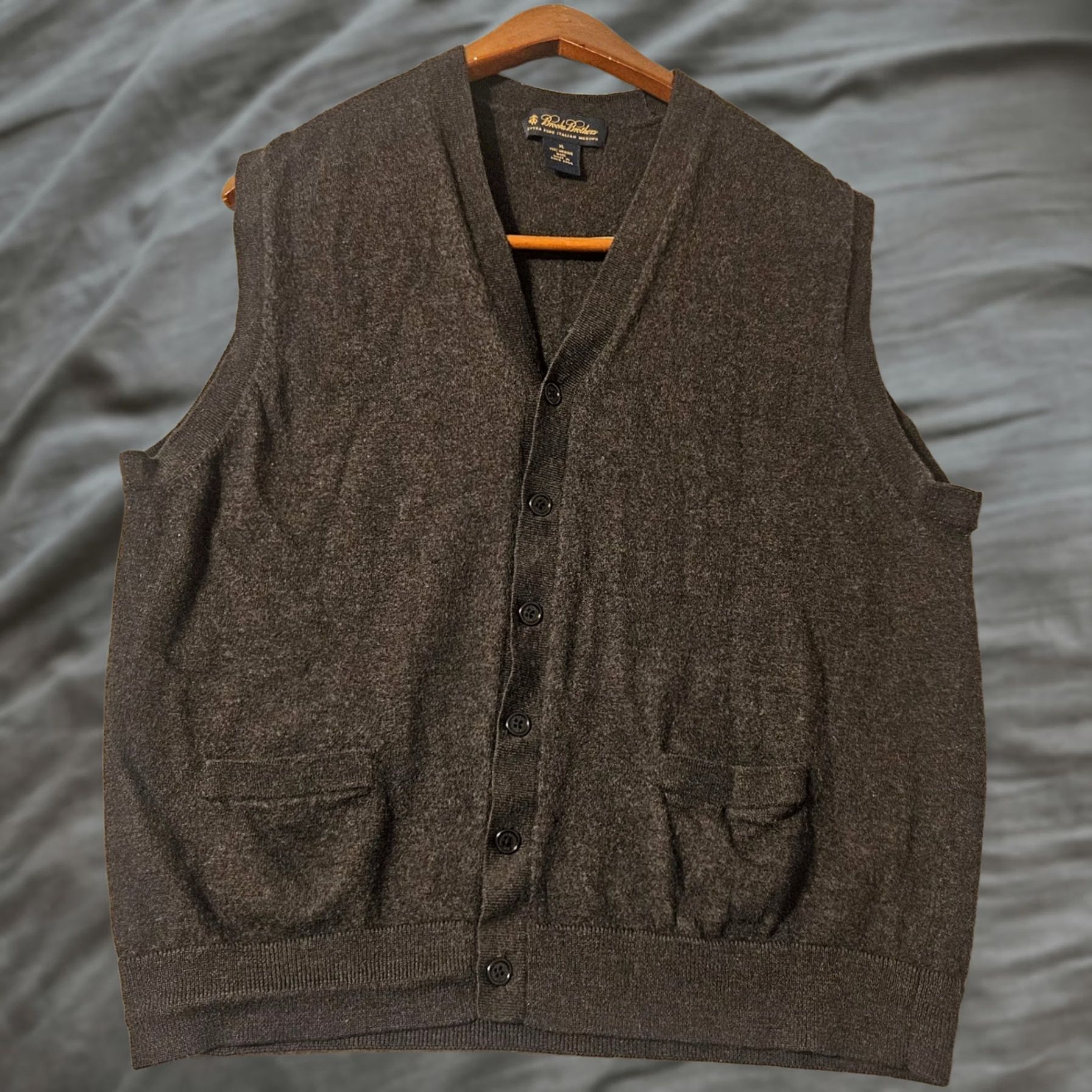 Brooks Brothers Brooks Brothers Gray XL Extra Fine Italian Merino Wool Cardigan Vest Mens Size US XL / EU 56 / 4 - 1 Thumbnail