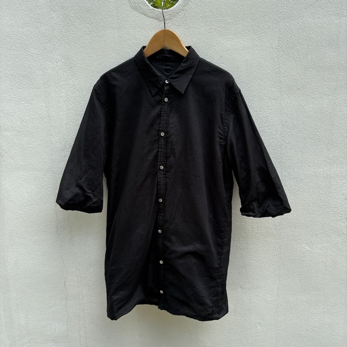 The Viridi-Anne double layer black shirt
