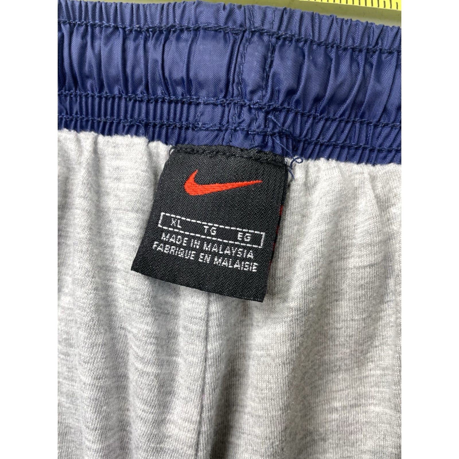Nike VINTAGE Nike Track Pants Nylon Blue Lined Windbreaker Joggers XL Men’s Size US 36 / EU 52 - 6 Thumbnail