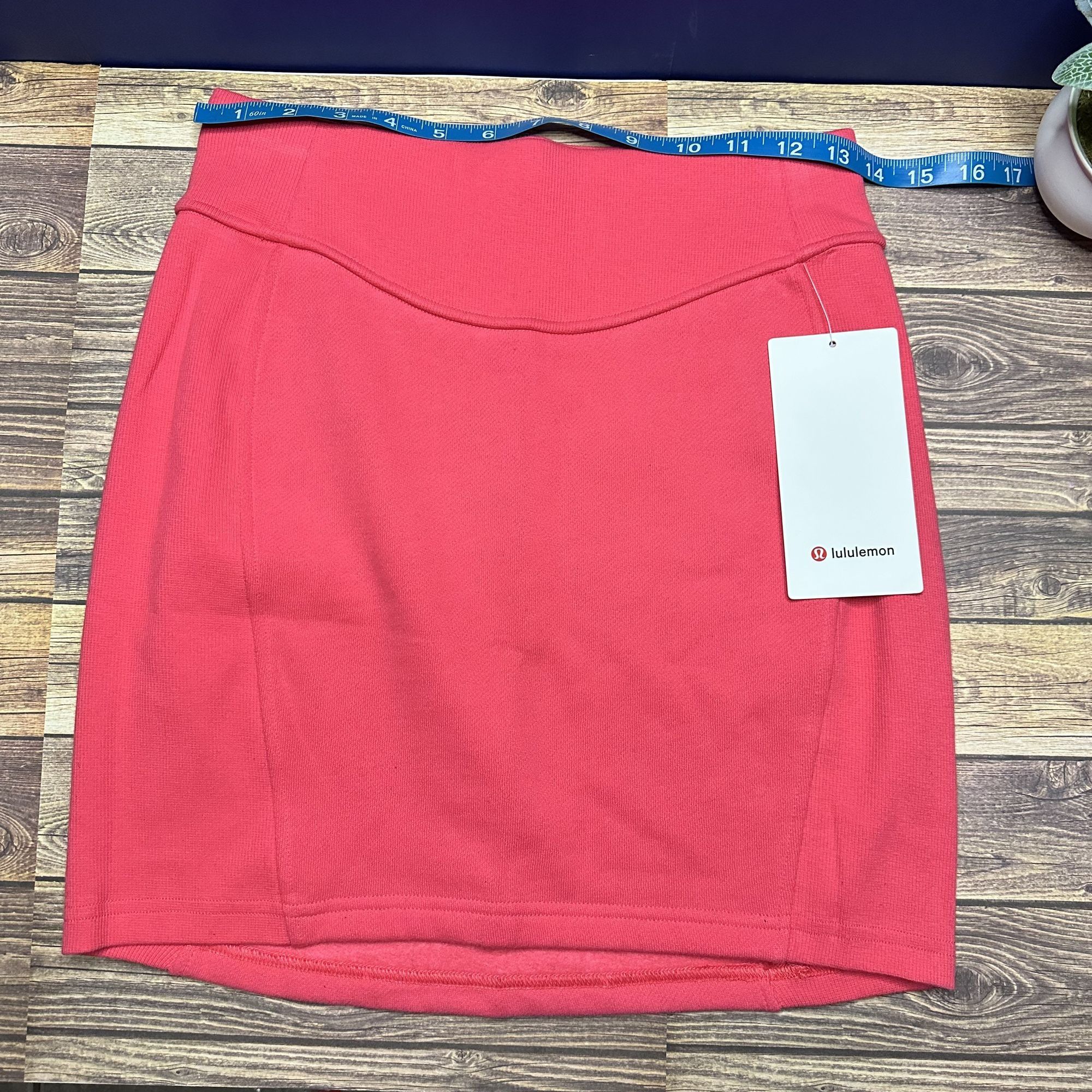 Lululemon Lululemon Scuba High Rise Mini Skirt NWT Size Small (GLZP) Size 28" / US 6 / IT 42 - 3 Thumbnail