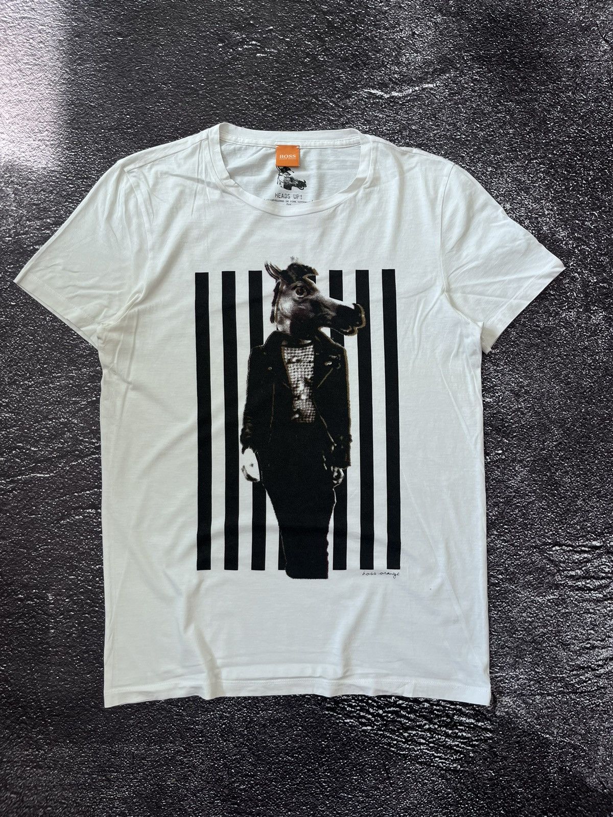 Hugo Boss Hugo Boss Vintage Orange Tab Horse Hands Up T-shirt Size S Size US S / EU 44-46 / 1 - 1 Thumbnail