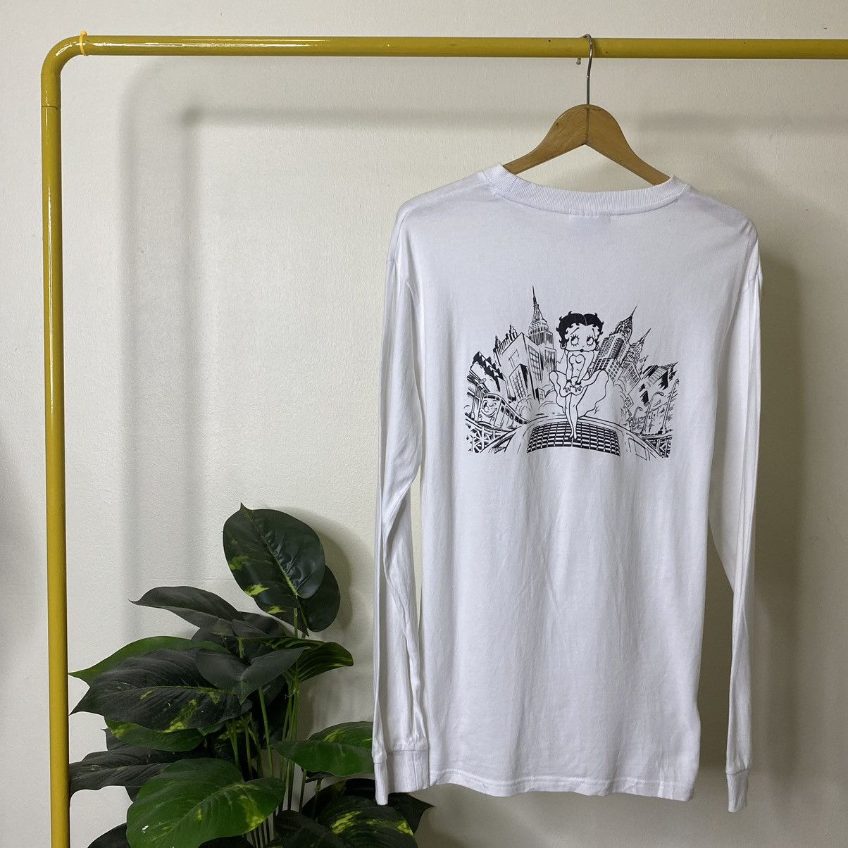 Cartoon Network × Vintage Vintage Betty Boop Sexy Sassy Cartoon Backhit LS T Shirt Size US S / EU 44-46 / 1 - 1 Thumbnail