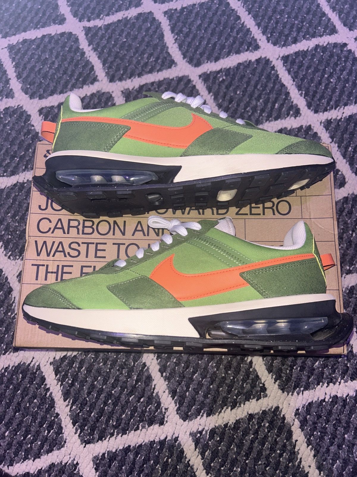 Nike Air Max Size US 9 / EU 42 - 2 Thumbnail