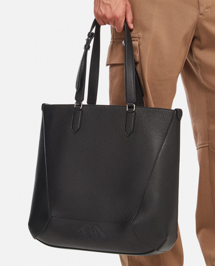 Alexander McQueen o1w1db10725 Size: OS/The Edge Medium Tote Bag in Black Size ONE SIZE - 3 Thumbnail