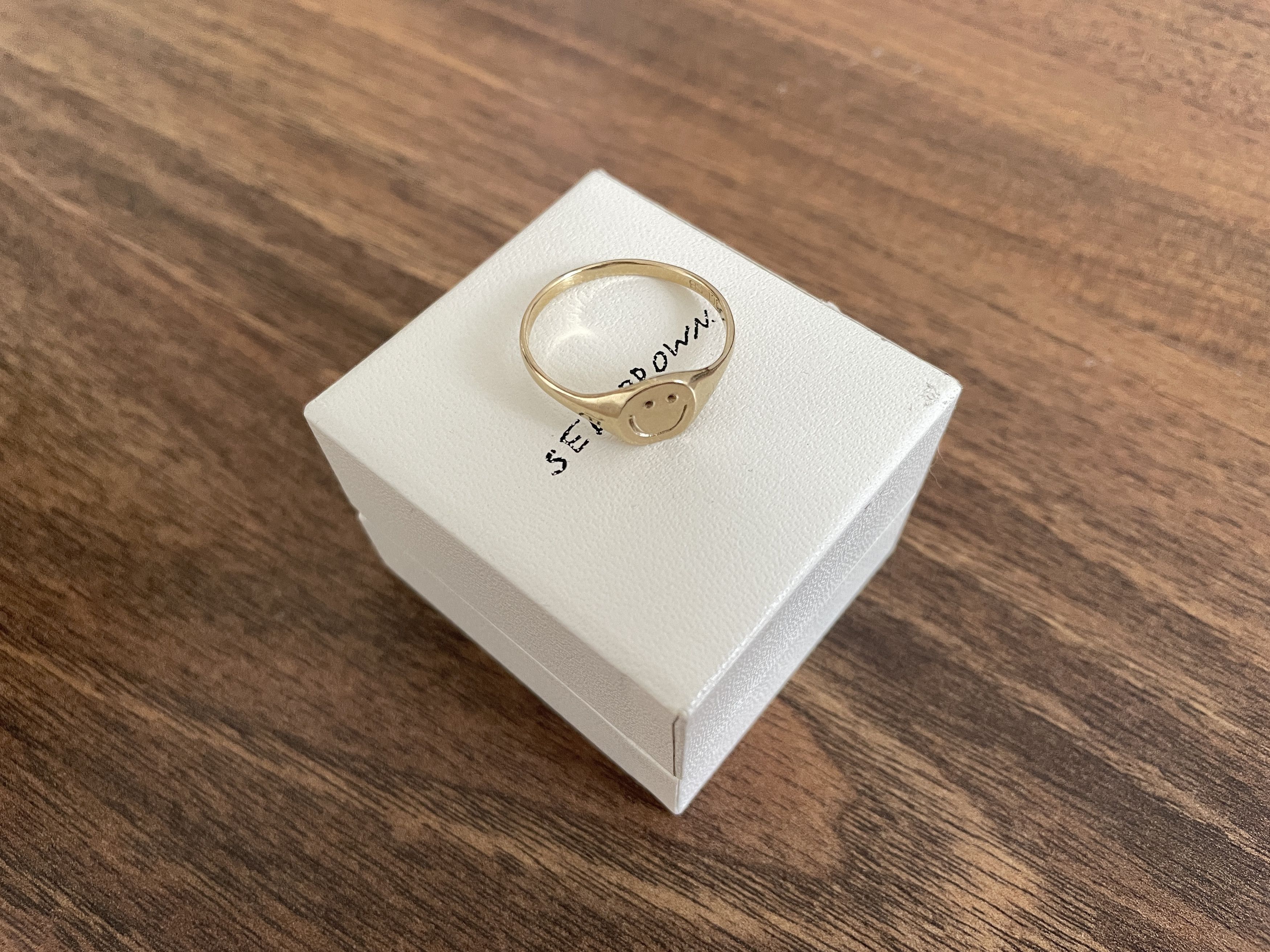 image of Ssense Seb Brown 9C Gold Smiley Ring Rp: 840€, Men's