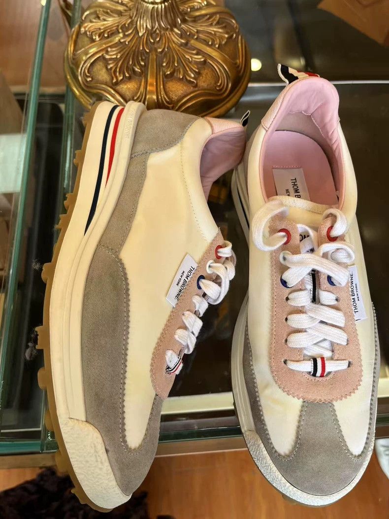 Thom Browne Thom Browne White sneakers with white and pink colors Size US 7 / EU 40 - 2 Thumbnail