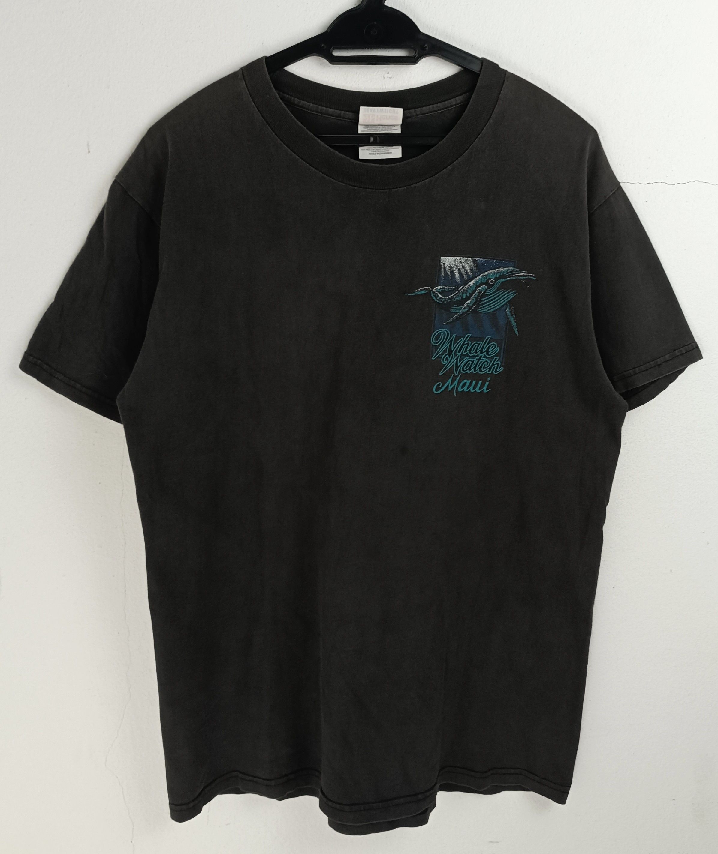 Vintage FADED VINTAGE 90'S MAUI WHALE ISLAND GIANT HAWAII GUAM TEE Size US M / EU 48-50 / 2 - 4 Thumbnail