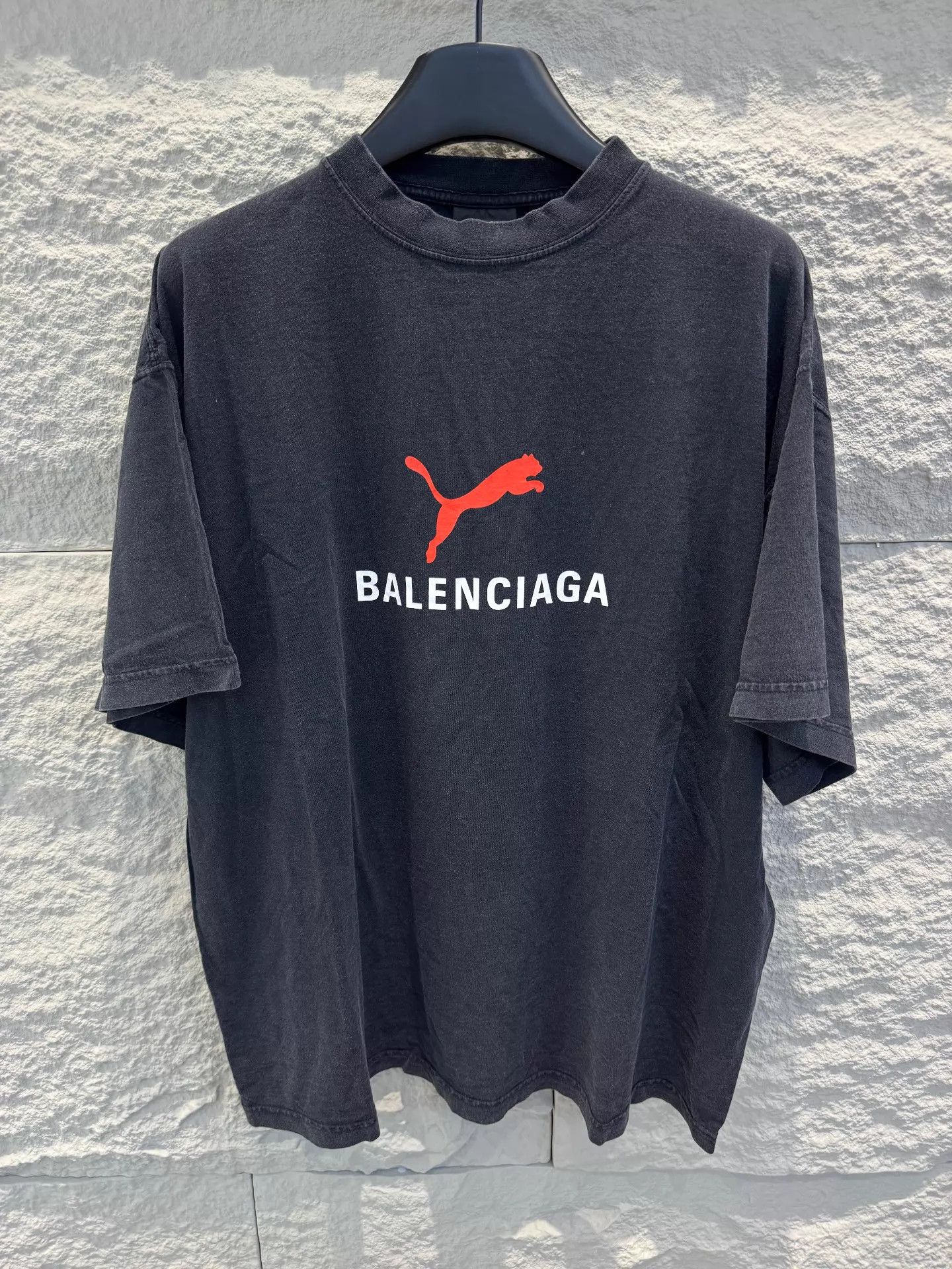 Balenciaga Balenciaga x PUMA Size 1 Oversized T-Shirt Black Size US S / EU 44-46 / 1 - 1 Thumbnail