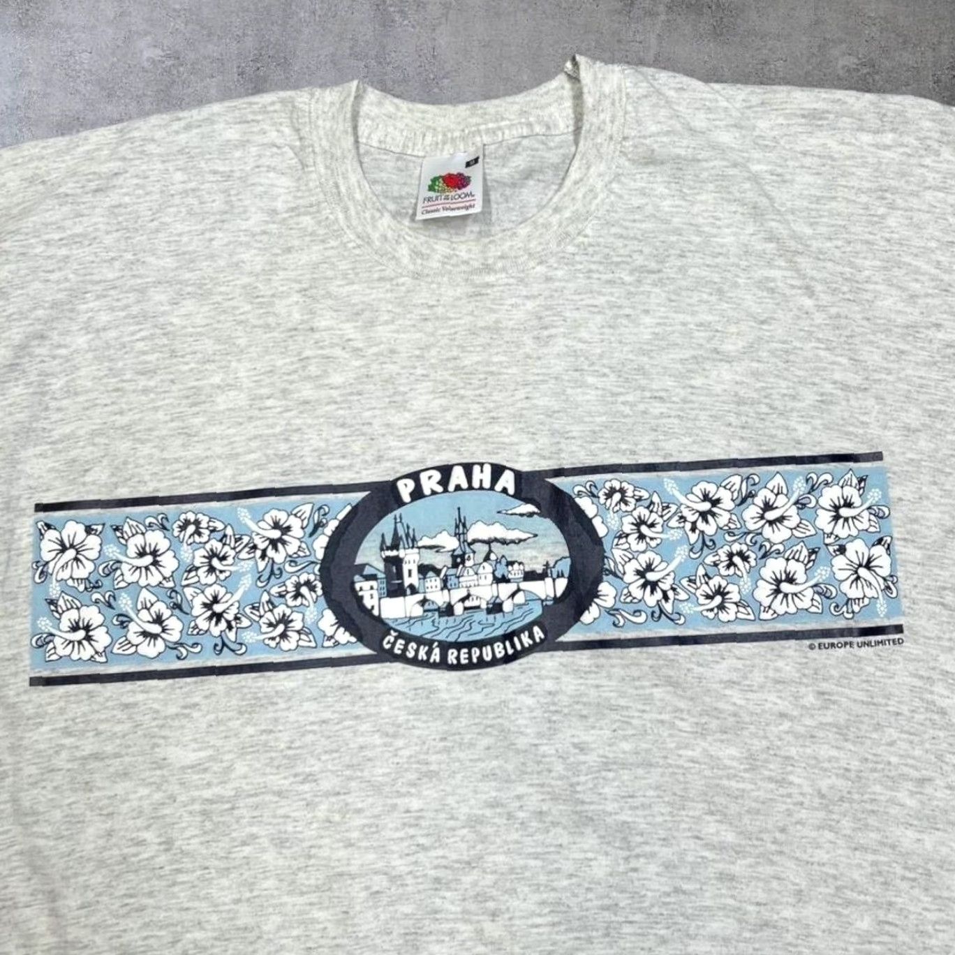 Fruit Of The Loom Fruit of the Loom T-Shirt Early 00’s Praha “Ceska Republika” Czech Republic Souvenir Graphic Front Print M Grey Mens Shirts Size US M / EU 48-50 / 2 - 2 Thumbnail
