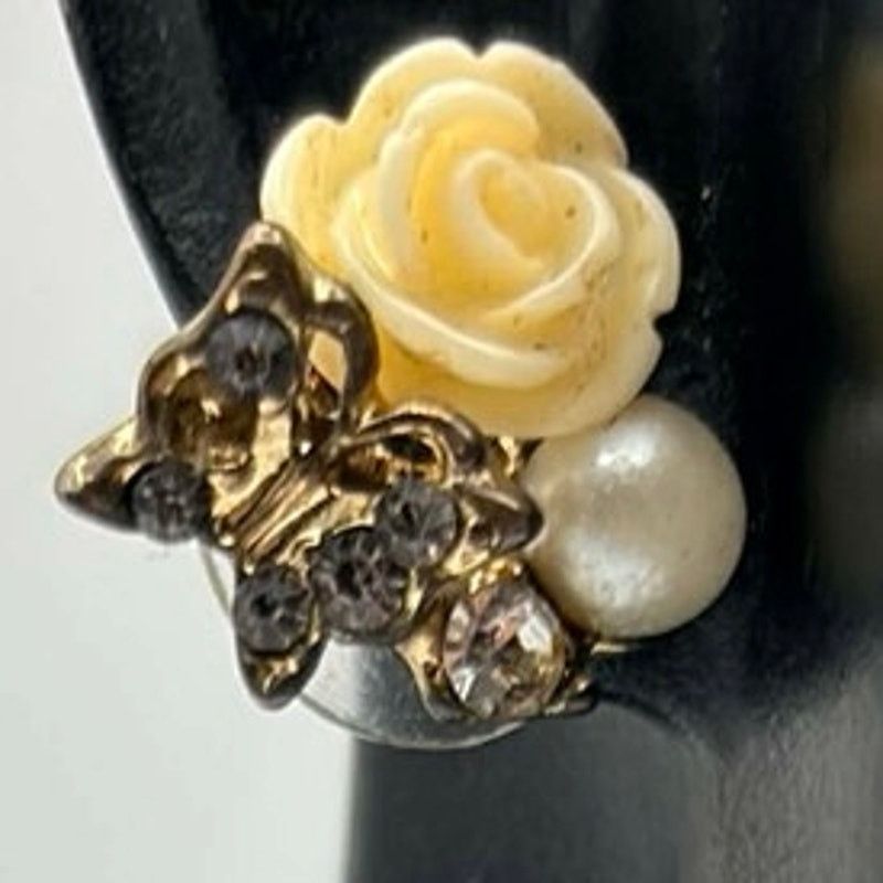 Other Gold & Cream Butterfly Flower Earrings Size ONE SIZE - 1 Thumbnail