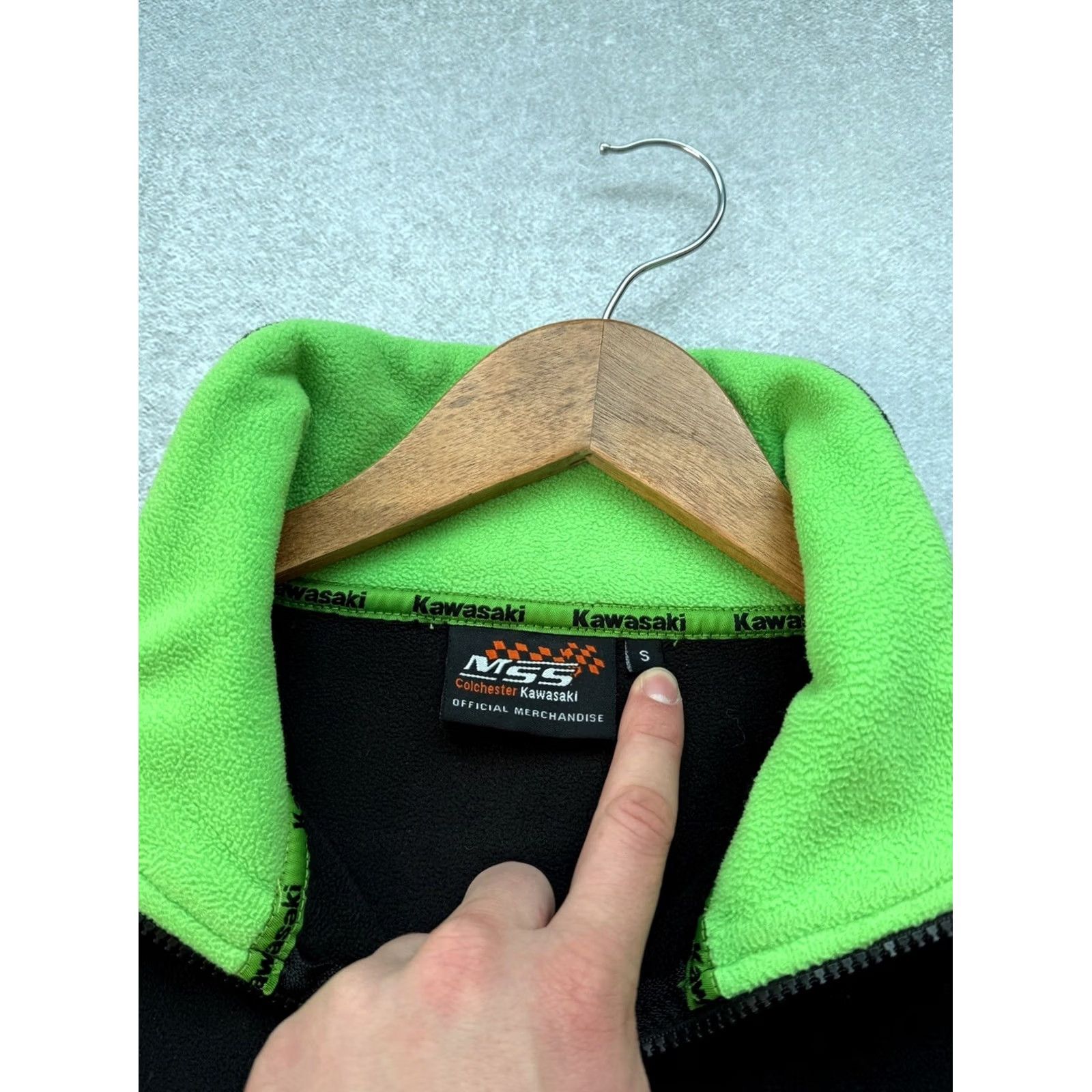 Vintage VINTAGE Kawasaki Racing NASCAR Moto Fleece MSS Retro Rare Y2K Black Sz S Sweatshirt Mens Full Zip Hooded Pockets Logo Zipper Embroidered 8.5/10 Size US S / EU 44-46 / 1 - 6 Thumbnail