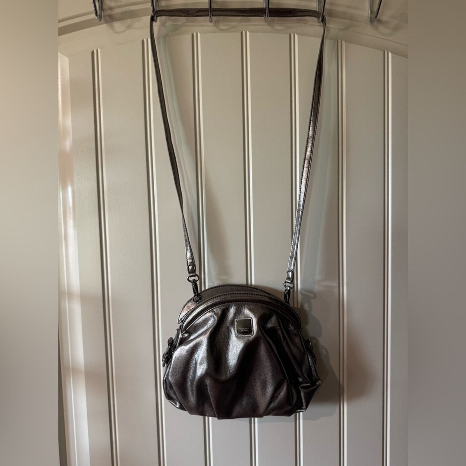 Vera Wang VERA WANG NEW Metallic Silver Clutch & Crossbody Bag Size ONE SIZE - 4 Thumbnail