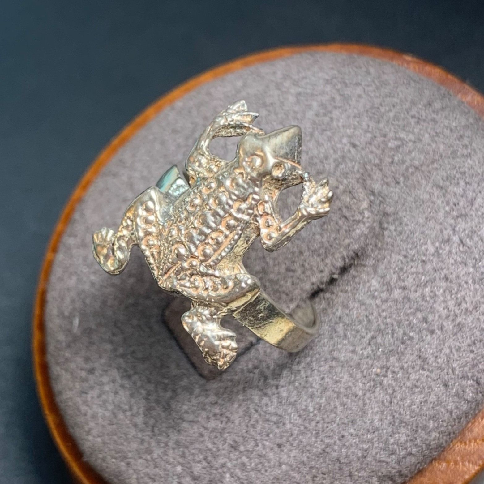 Vintage Vintage Solid Sterling Silver 925 Cute Tree Frog Ring 16mm W Size ONE SIZE - 2 Thumbnail