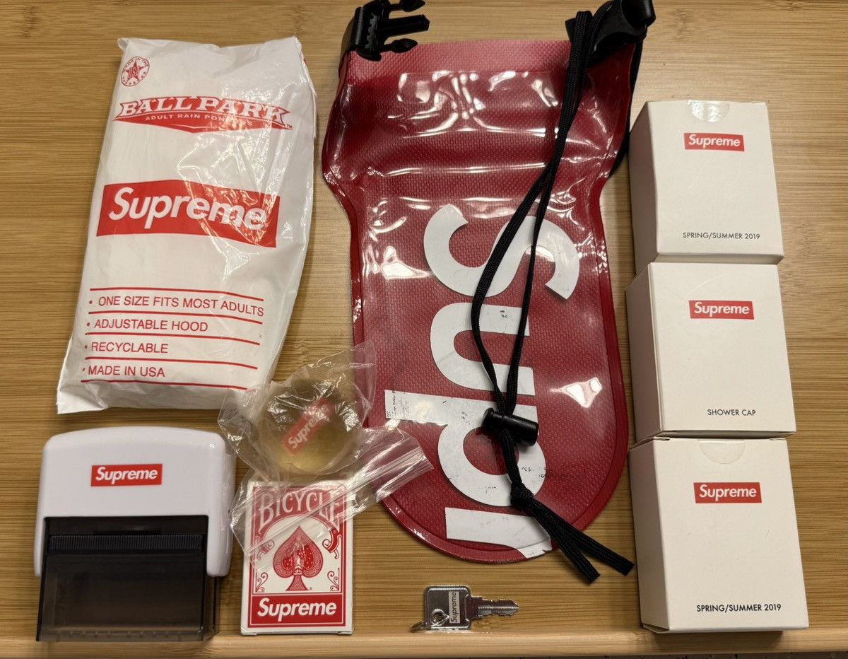 Supreme Supreme Accessories Bundle 9 Items Shower Caps etc Size ONE SIZE - 1 Thumbnail