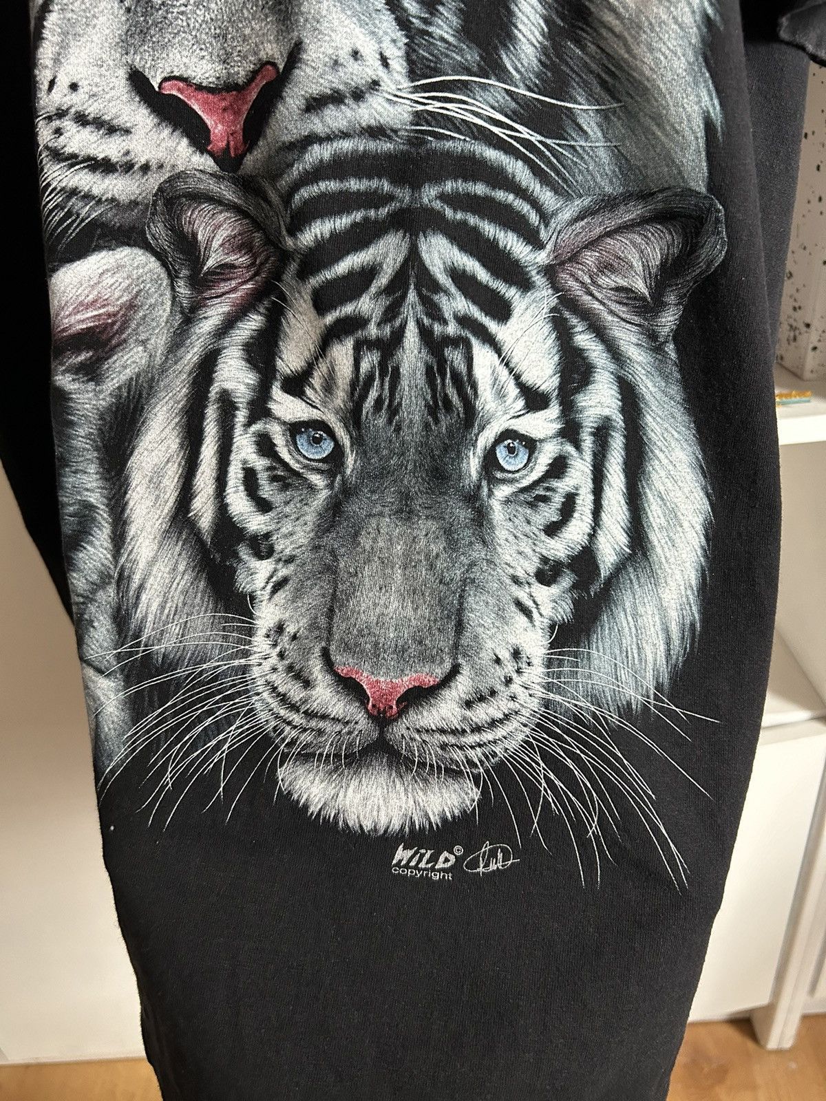 Vintage Vintage T-shirt Wild with White Siberian Tiger Size US L / EU 52-54 / 3 - 4 Thumbnail