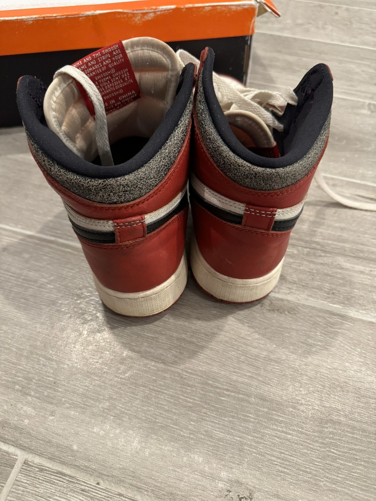 Nike Jordan 1 Retro High OG Chicago Lost and Found Size US 5.5 / EU 38 - 4 Thumbnail