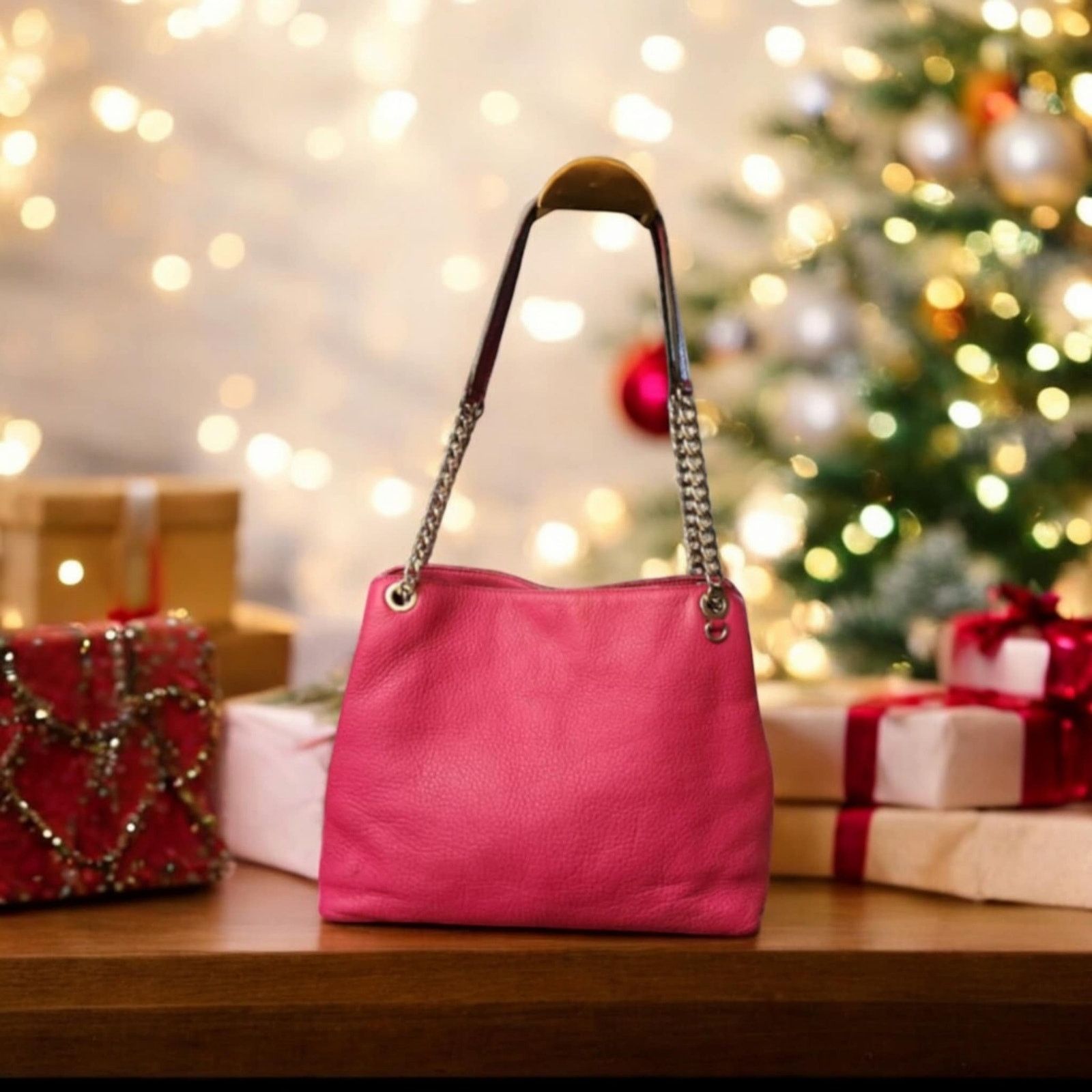 Michael Kors Michael Kors fushia pebbled leather shoulder bag. Size ONE SIZE - 1 Thumbnail