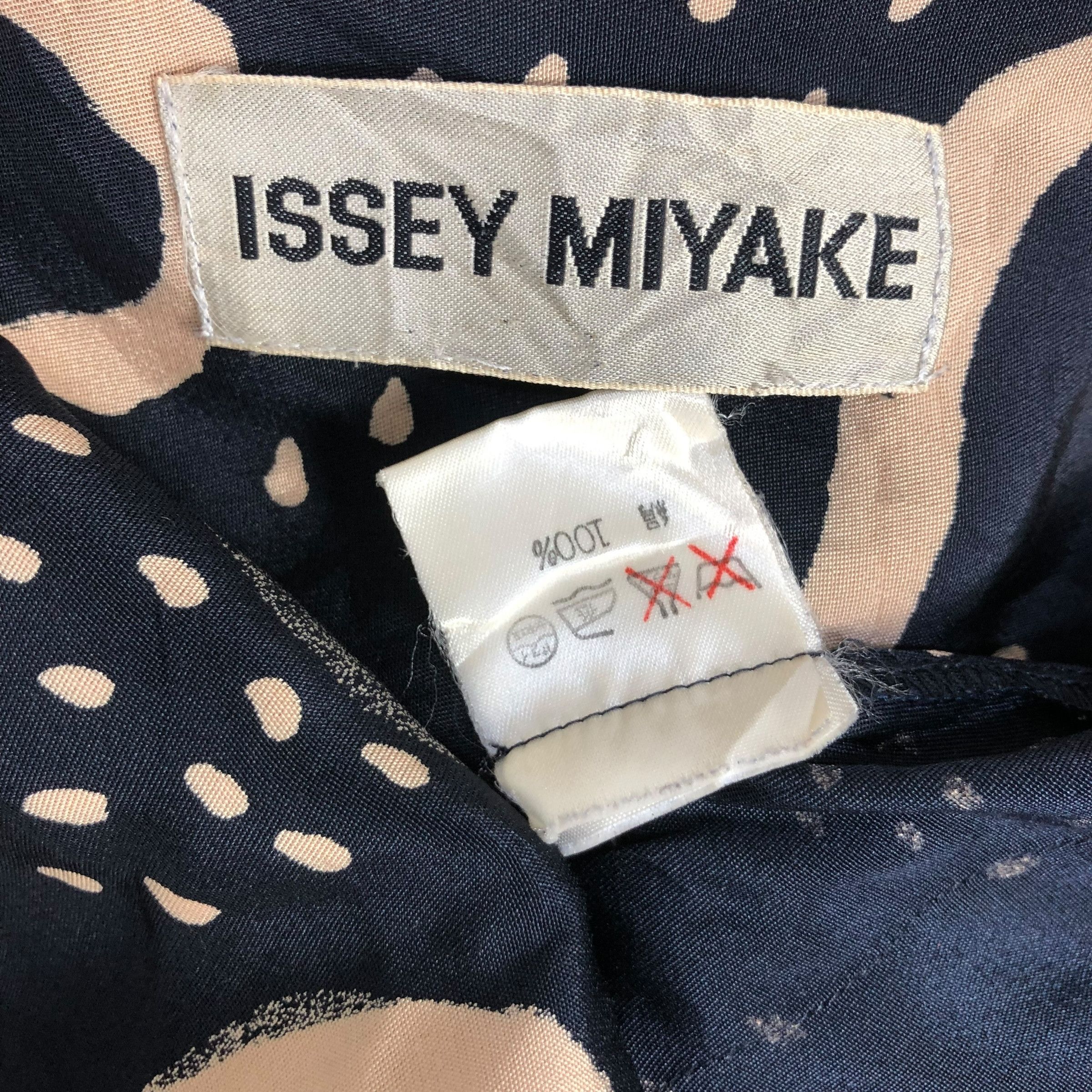 Issey Miyake Vintage Issey Miyake S/S 2002 Silk Blouse Size M / US 6-8 / IT 42-44 - 14 Thumbnail