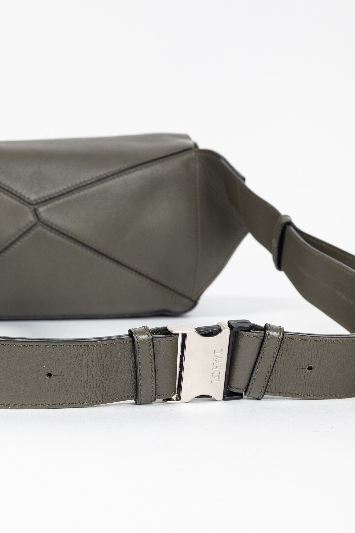 Loewe Loewe Puzzle Khaki Green Classic Calfskin Bumbag Size ONE SIZE - 7 Thumbnail