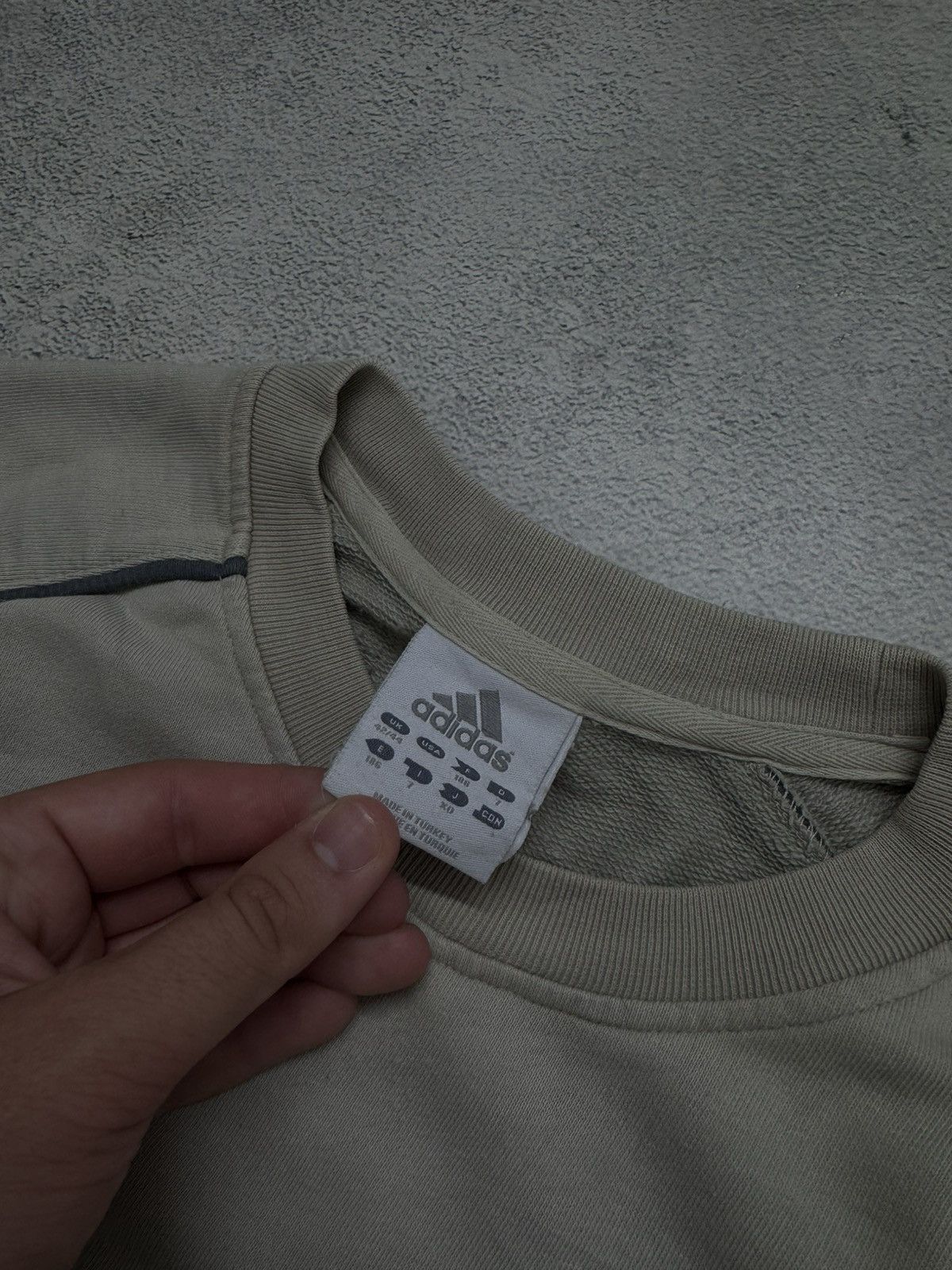 Adidas Vintage Y2K Adidas Big Logo Beige Oversized Sweatshirt 90’s Size US S / EU 44-46 / 1 - 8 Thumbnail