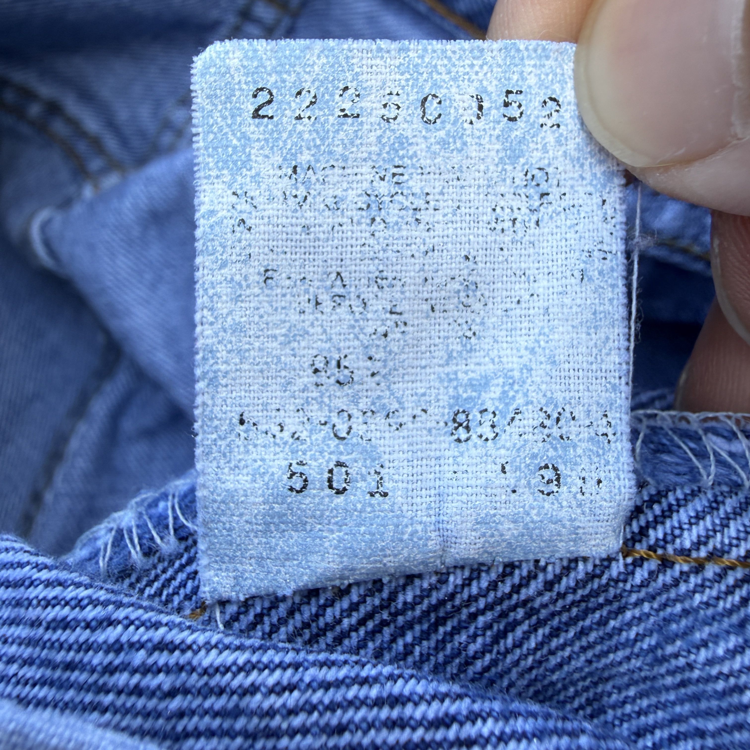 Levi's Vintage 90s Levis 501 Blue Button fly Denim Jeans Size US 36 / EU 52 - 7 Thumbnail