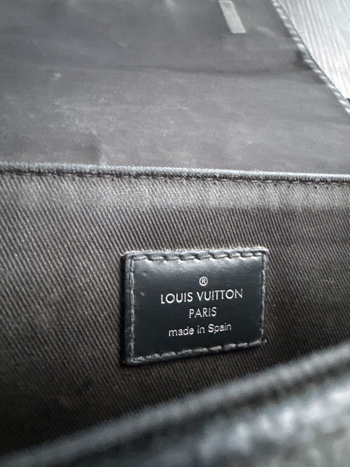 Louis Vuitton Louis Vuitton Damier Graphite Black Messenger Bag Size ONE SIZE - 9 Thumbnail