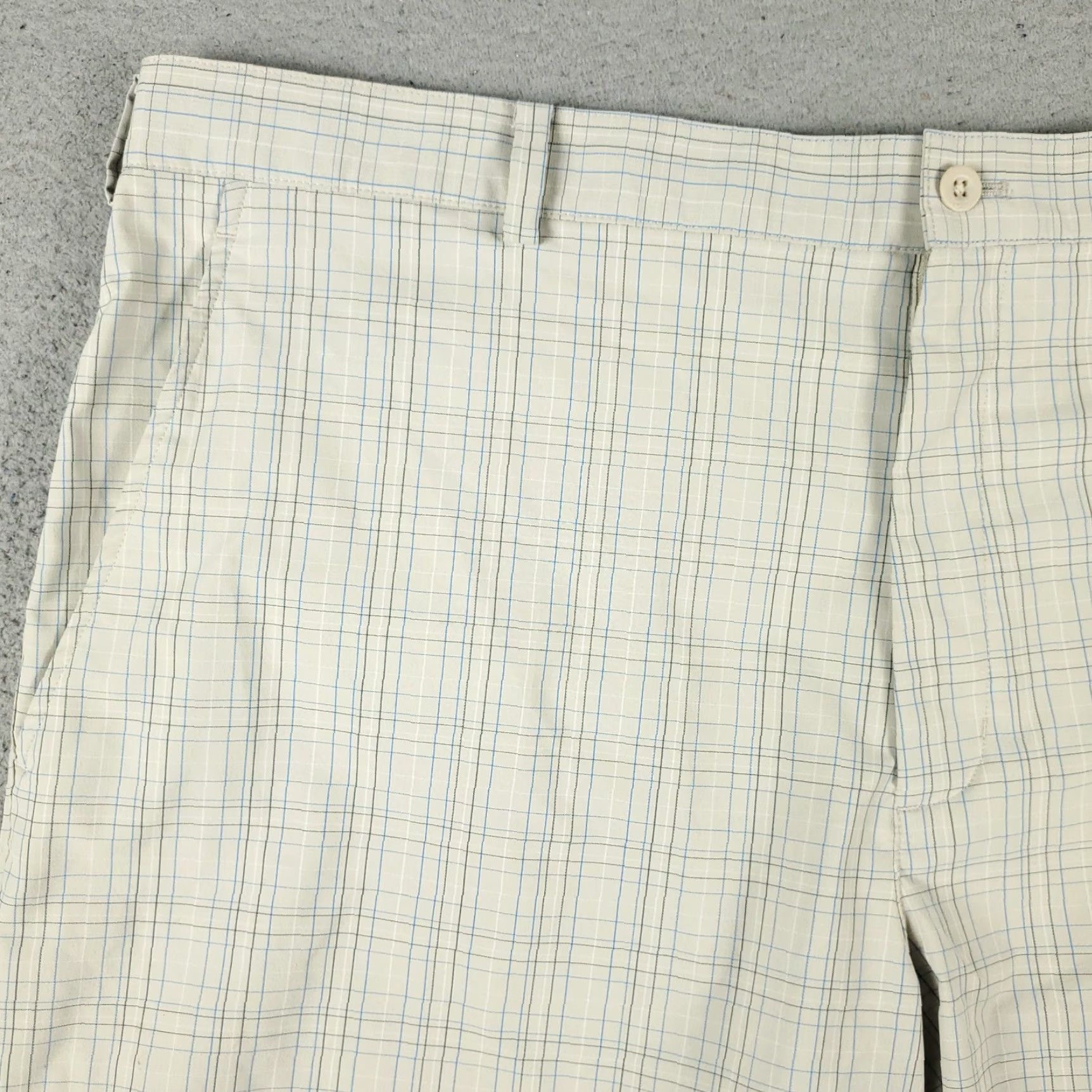 Nike Nike Shorts Mens 40 Beige Plaid Dri Fit Flat Front Chino Casual Golf Nike Logo Belt Loops Regular Size 40 Mens Brown Beige Plaid Chino Shorts Size US 40 / EU 56 - 2 Thumbnail