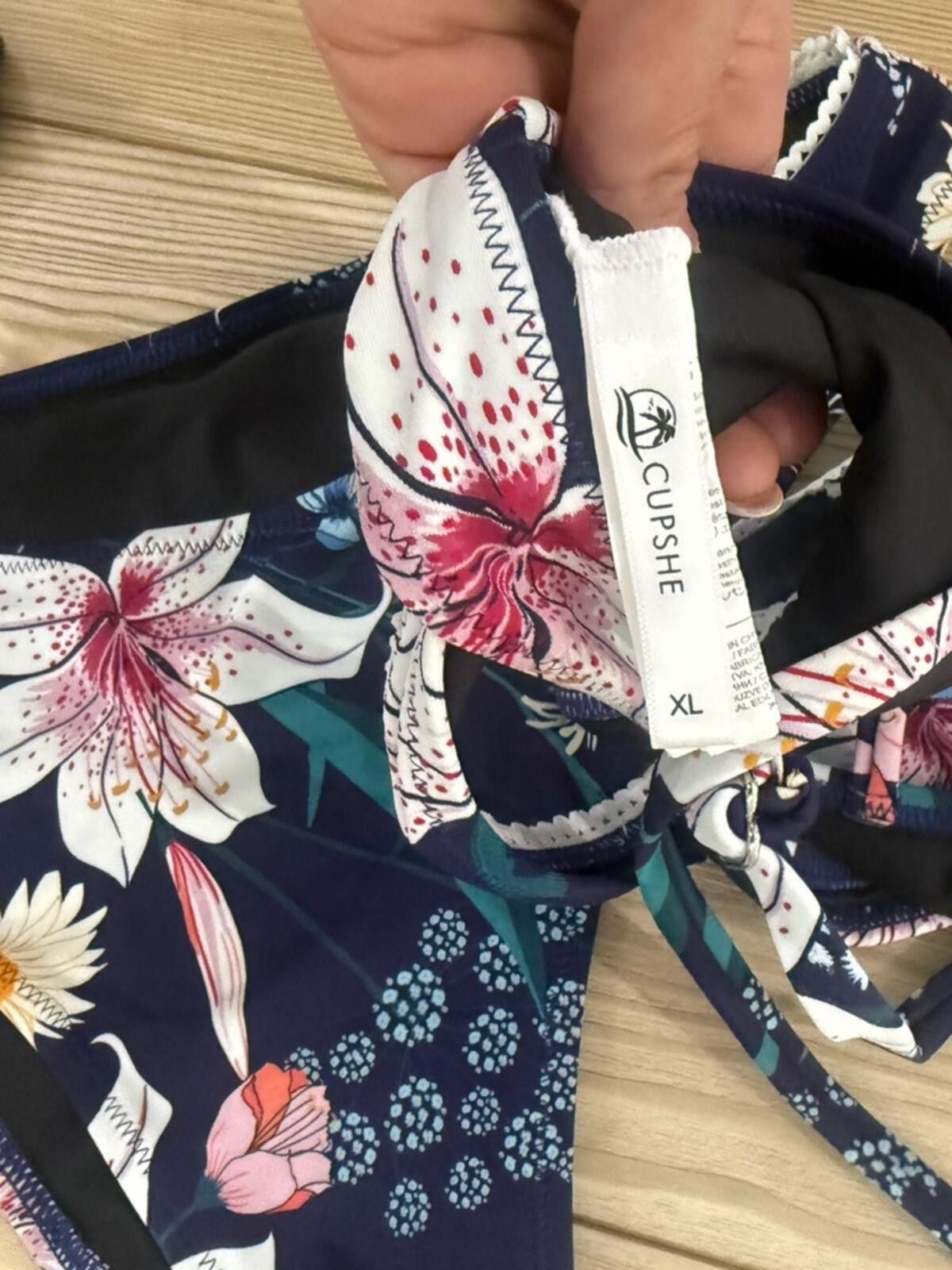 Other Cupshe Navy Floral Bikini Top with Pink and White Flowers Size ONE SIZE - 2 Thumbnail