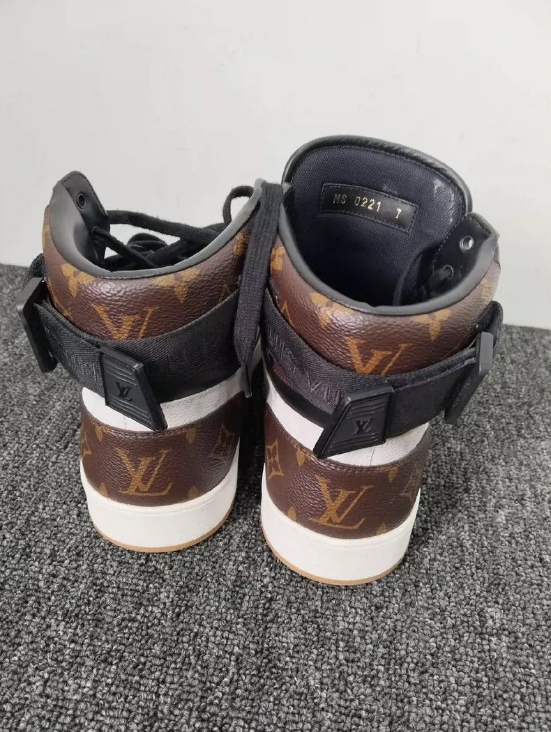Louis Vuitton Louis Vuitton High-Top Sneakers Size 41-2507 Size US 9 / EU 42 - 2 Thumbnail