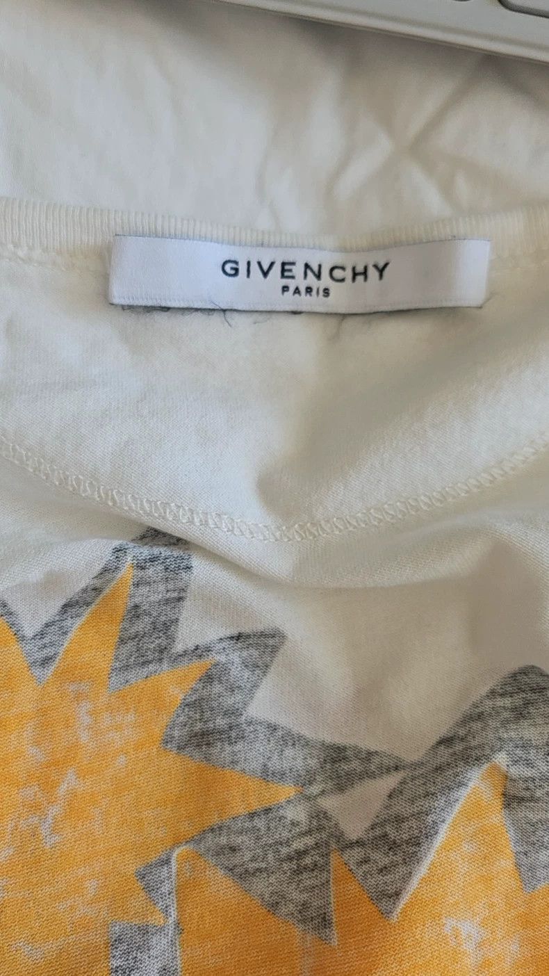 Givenchy Givenchy MAD LOVE Lettering Printed Short Sleeve T-Shirt Size US S / EU 44-46 / 1 - 3 Thumbnail