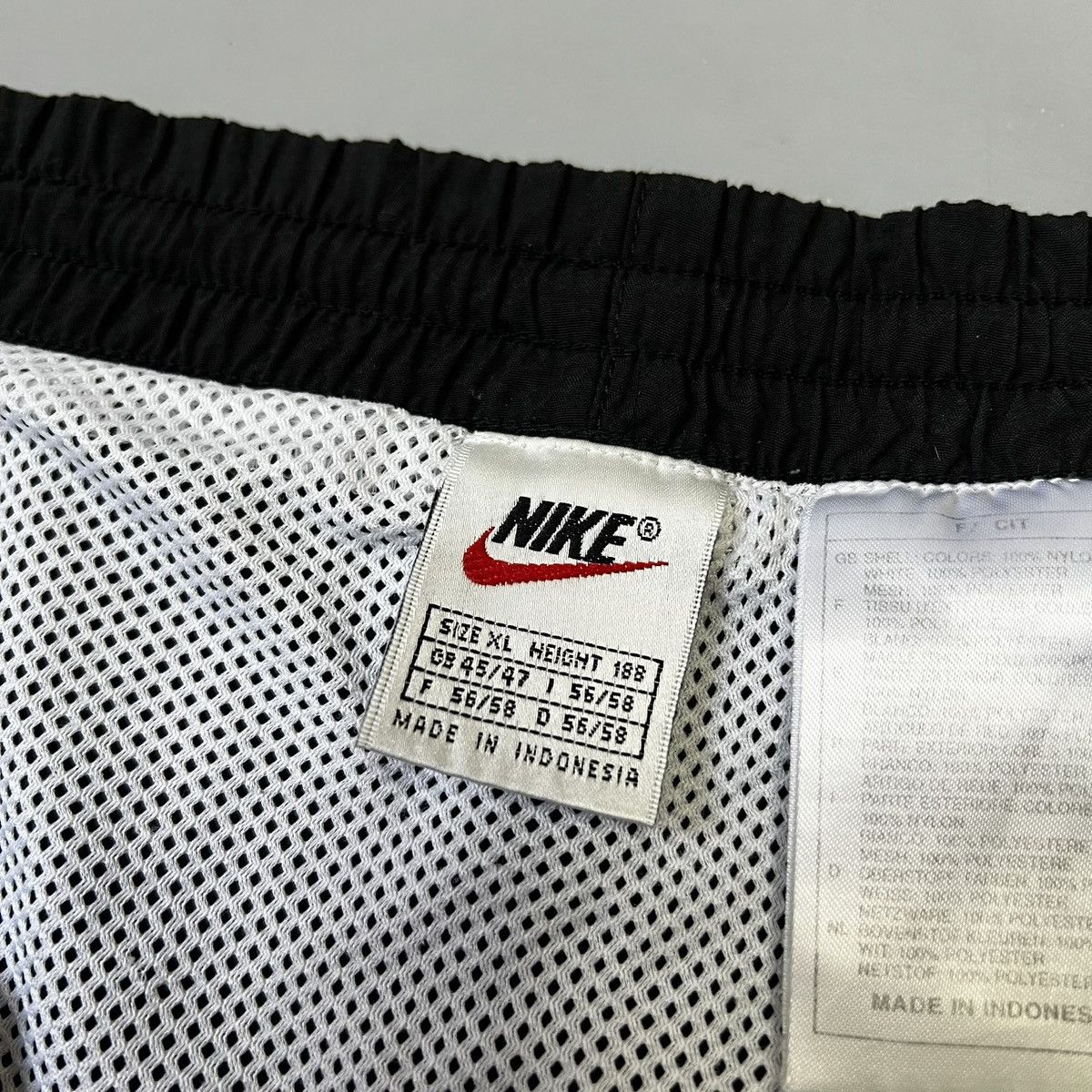 Nike Vintage Nike Shorts big logo y2k size XL swoosh Size US 36 / EU 52 - 9 Thumbnail