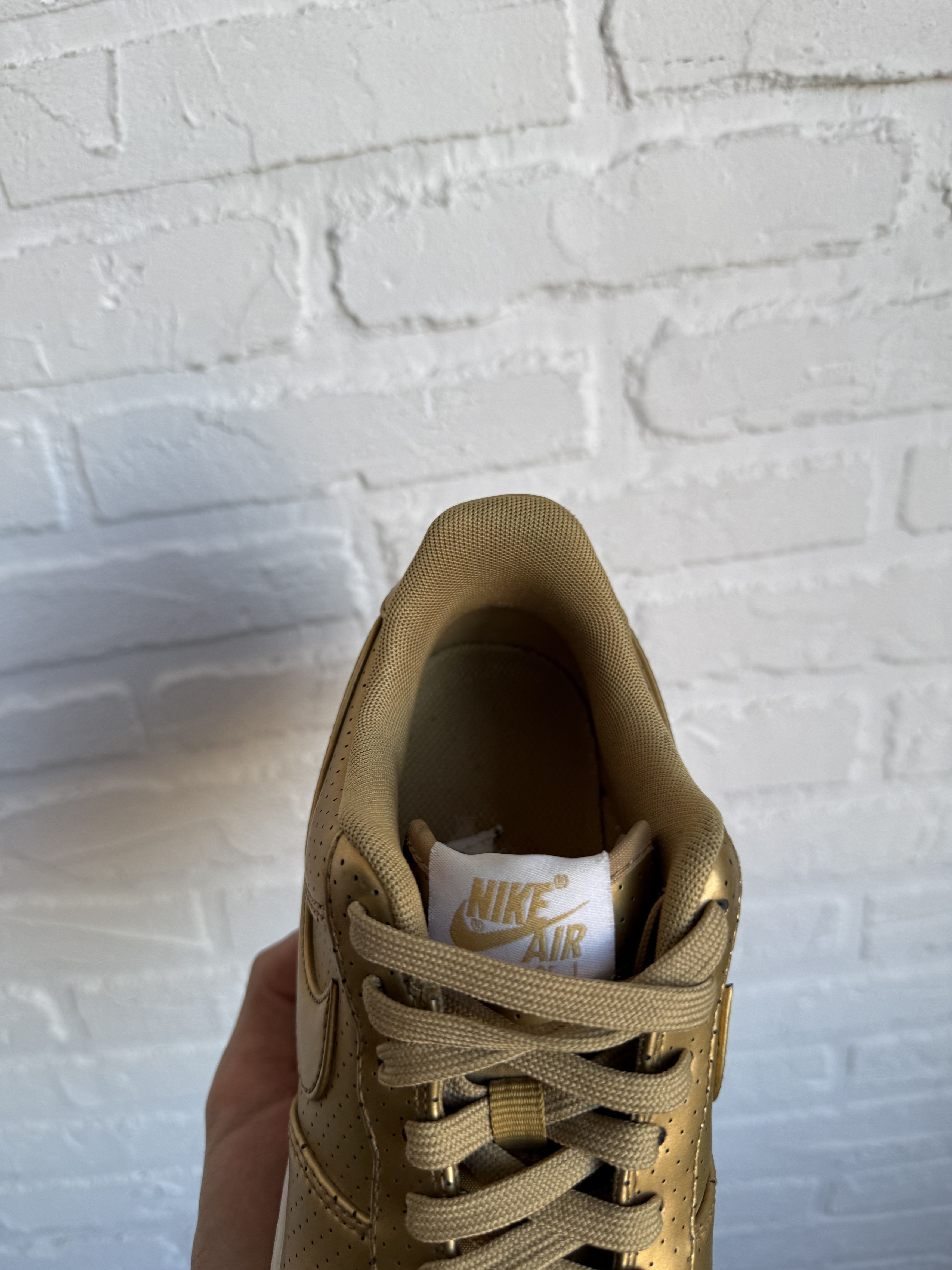 Nike Nike Air Force 1 Low '07 LV8 'Gold' sneakers Size US 7 / EU 40 - 17 Thumbnail