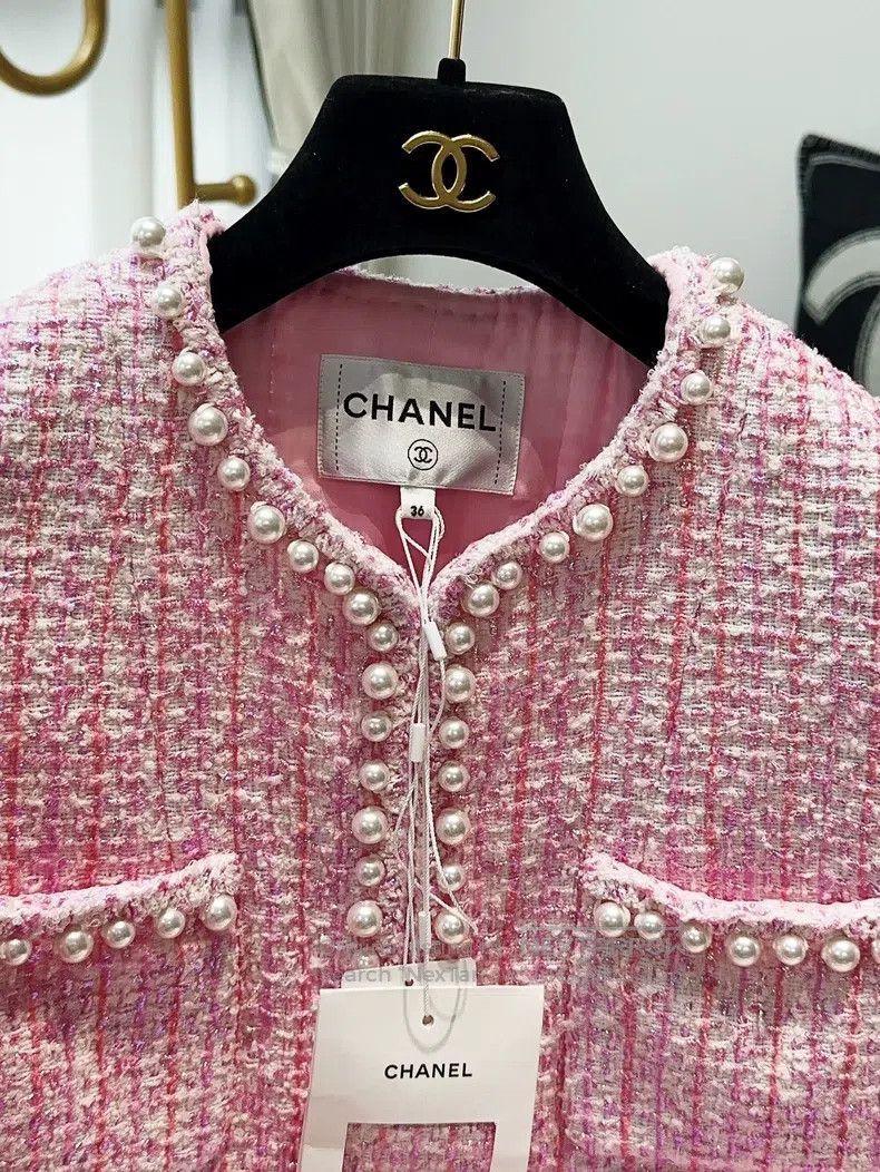 Chanel Chanel 25P popular pink tweed pearl rolled coat Size XS / US 0-2 / IT 36-38 - 4 Thumbnail